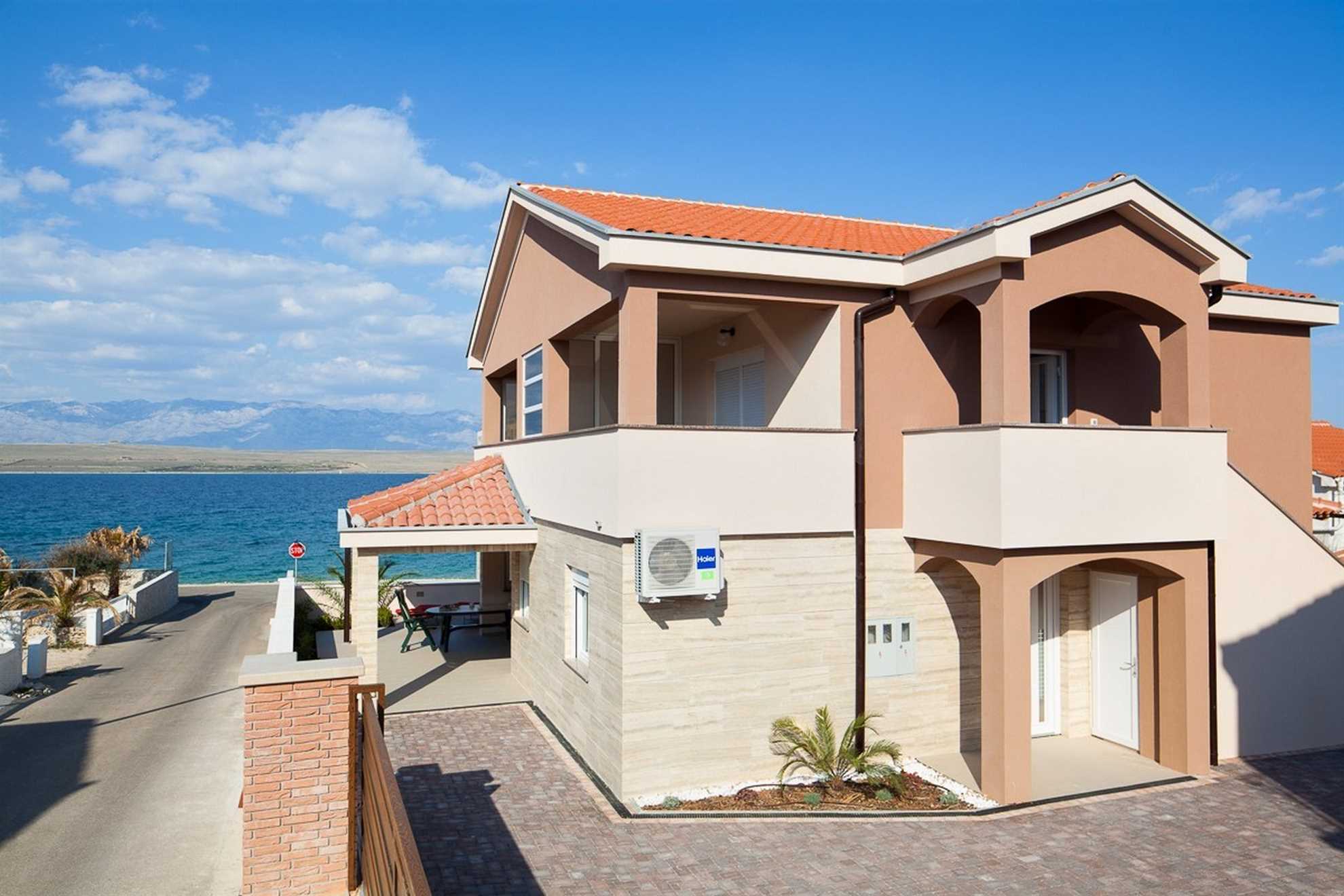 Near beach | Apartment for 2-4 per. | 42 m², air conditioning, satelite TV, Wi-Fi intenet