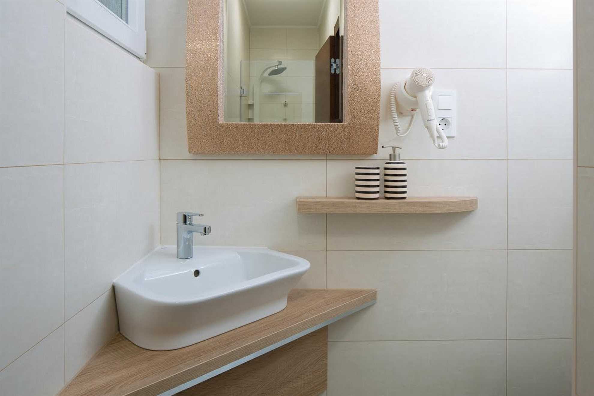 Just 10 meters to the sea | Holiday apartment for 4-6 persons
