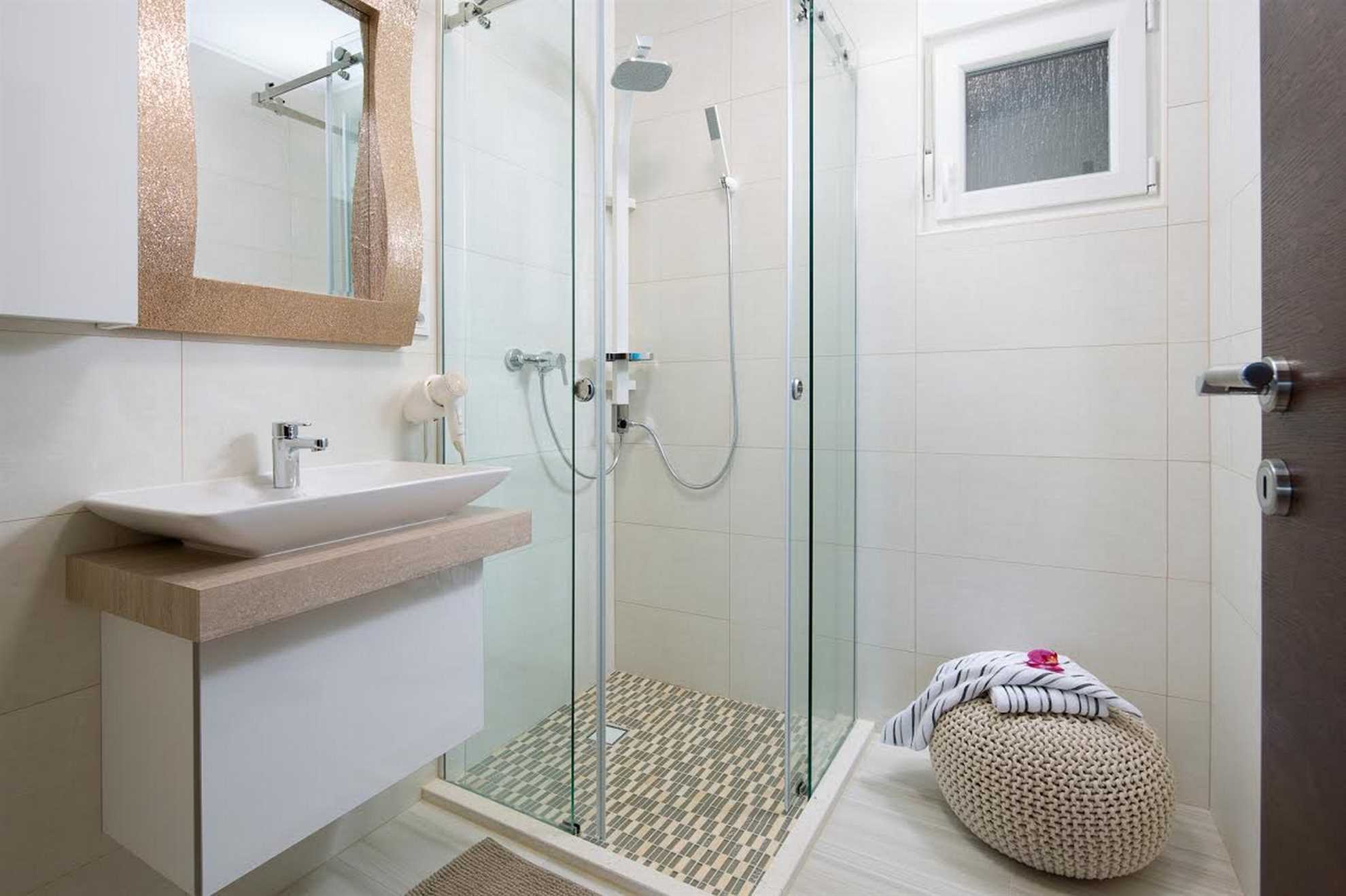 Just 10 meters to the sea | Holiday apartment for 4-6 persons