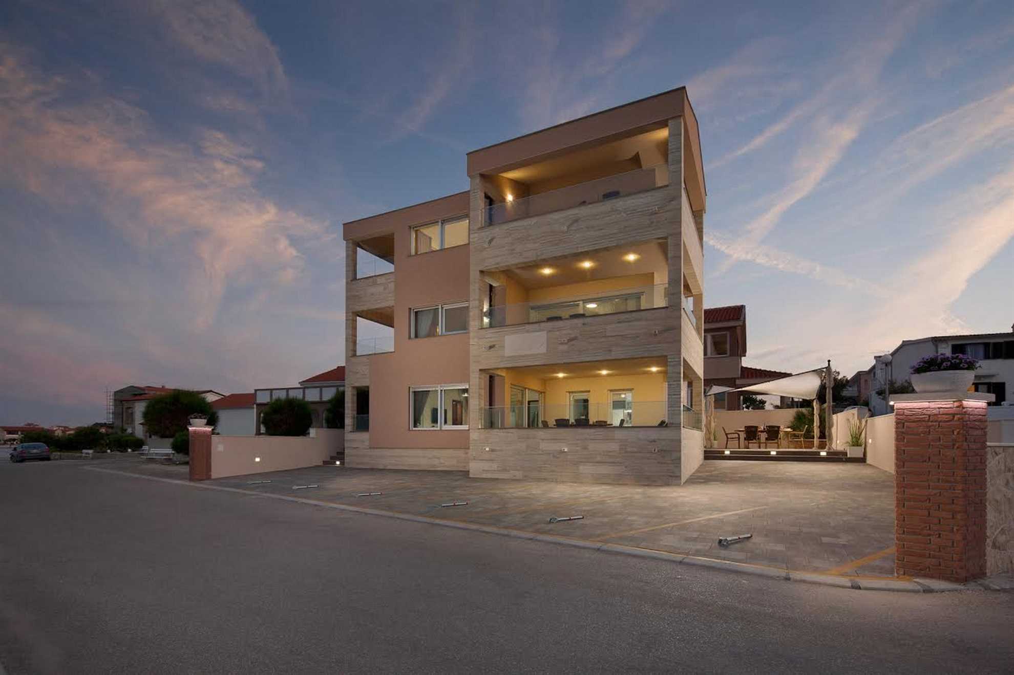 Just 10 meters to the sea | Holiday apartment for 4-6 persons