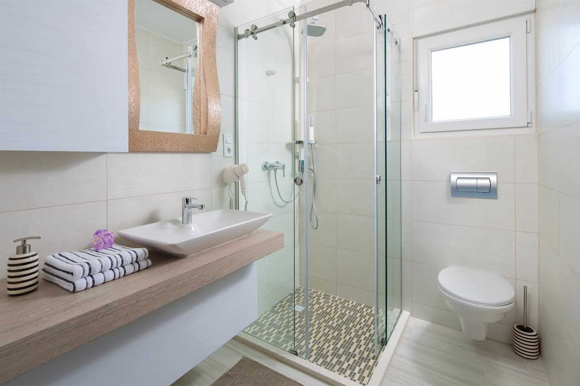 Apartment for 2-4 persons | Air conditioning, satellite TV & Internet | Sea view