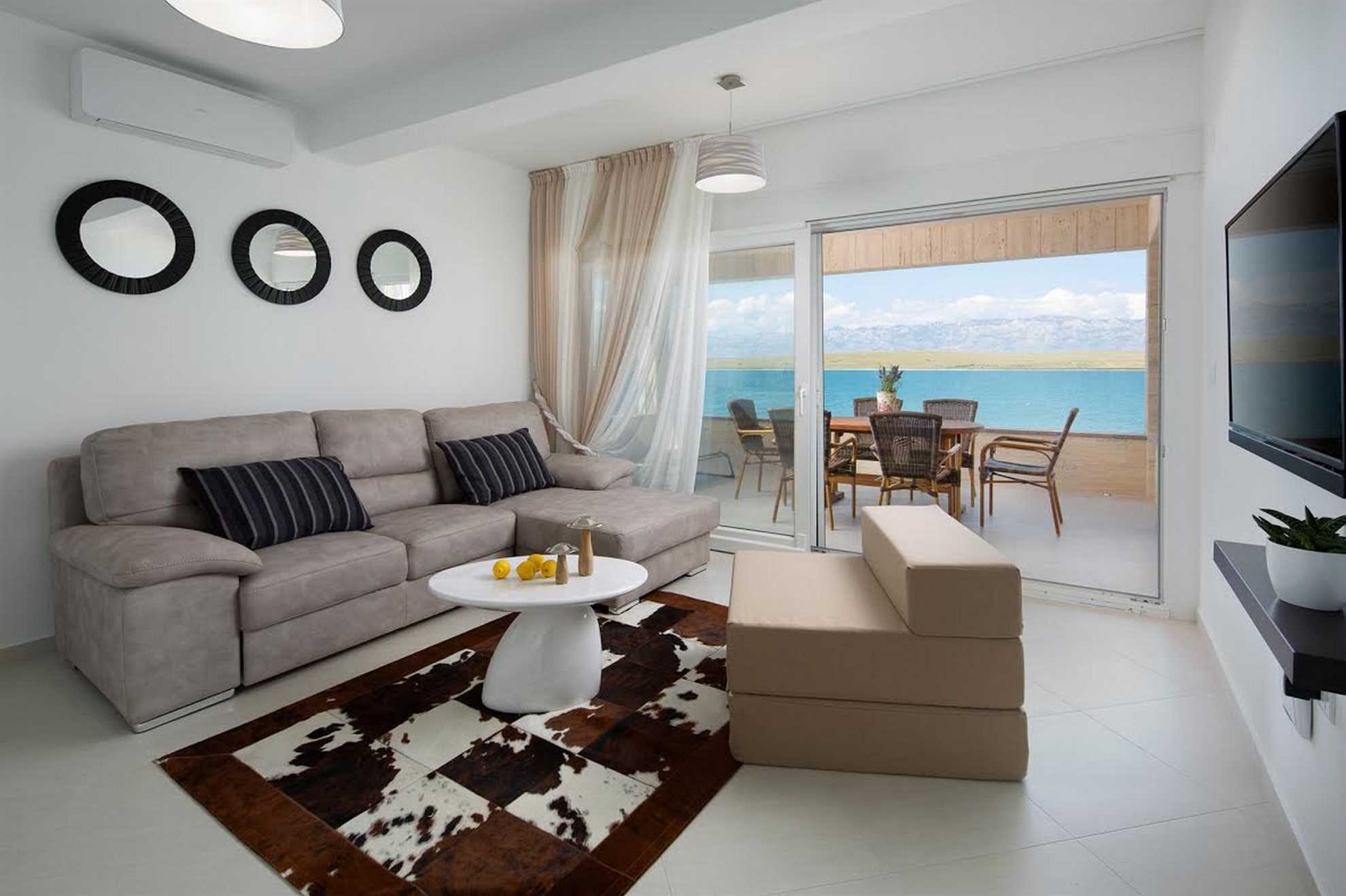 Apartment for 2-4 persons | Air conditioning, satellite TV & Internet | Sea view