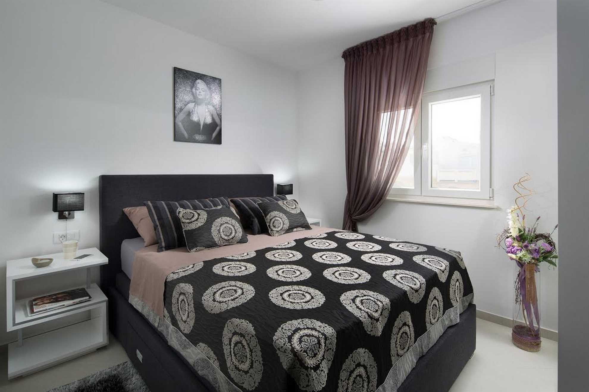 Apartment for 2-4 persons | Air conditioning, satellite TV & Internet | Sea view