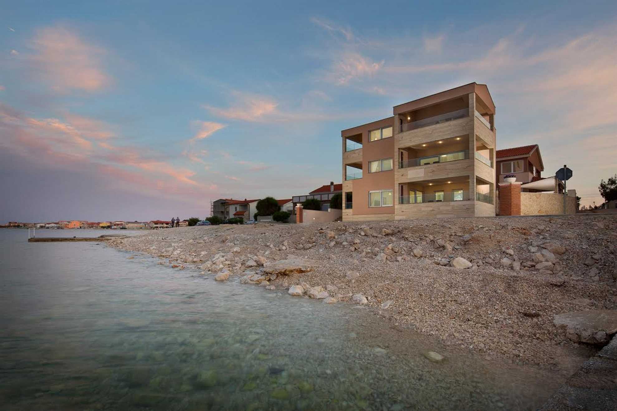 Apartment for 2-4 persons | Air conditioning, satellite TV & Internet | Sea view