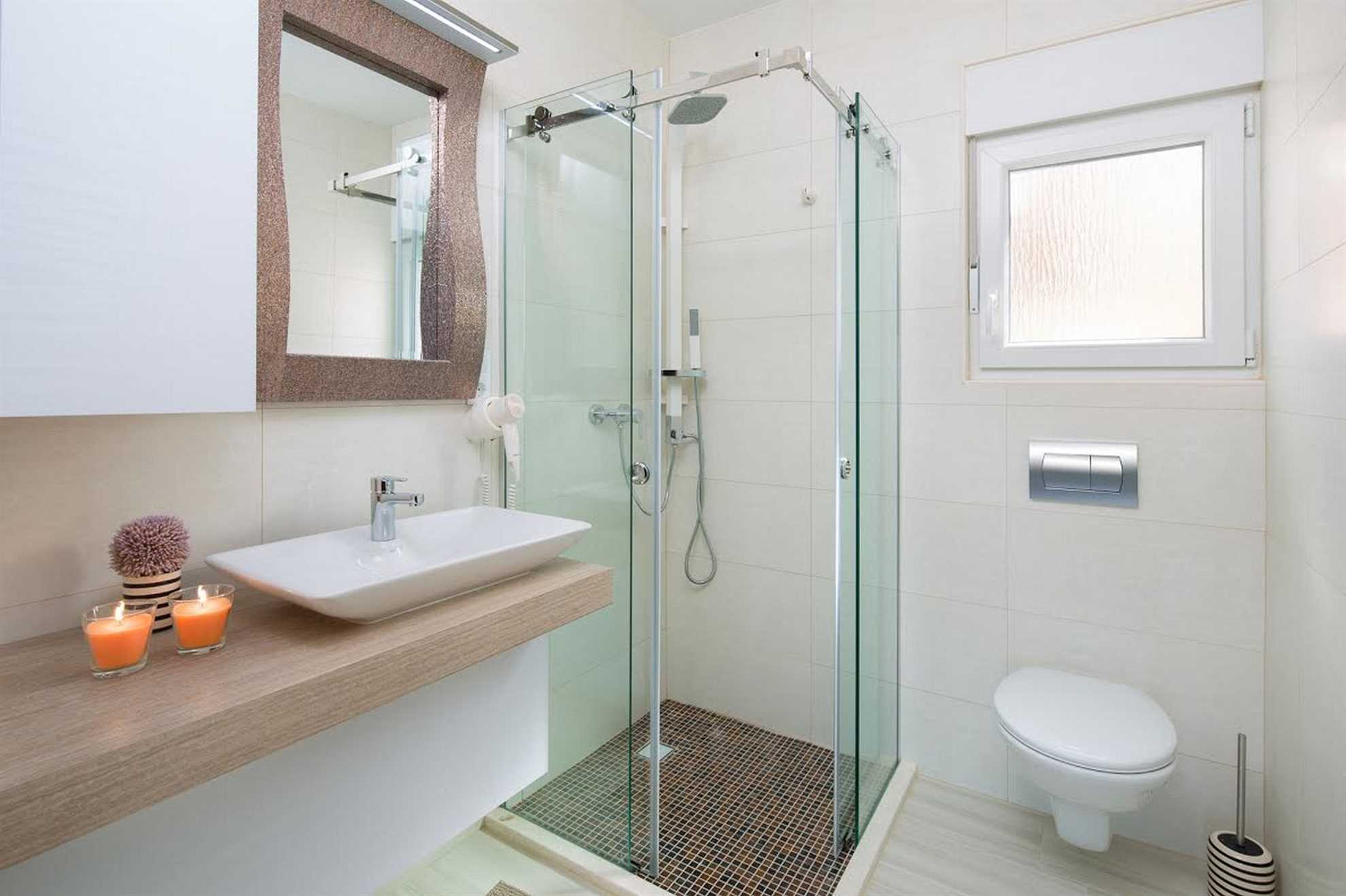 Air-conditioned apartment for 2-4 persons | just 10 meters to the sea