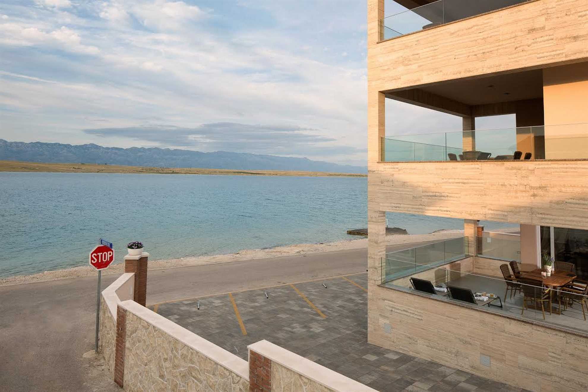 50 m² apartment for 2-4 pers. | Air conditioning, satellite TV, internet | Sea view