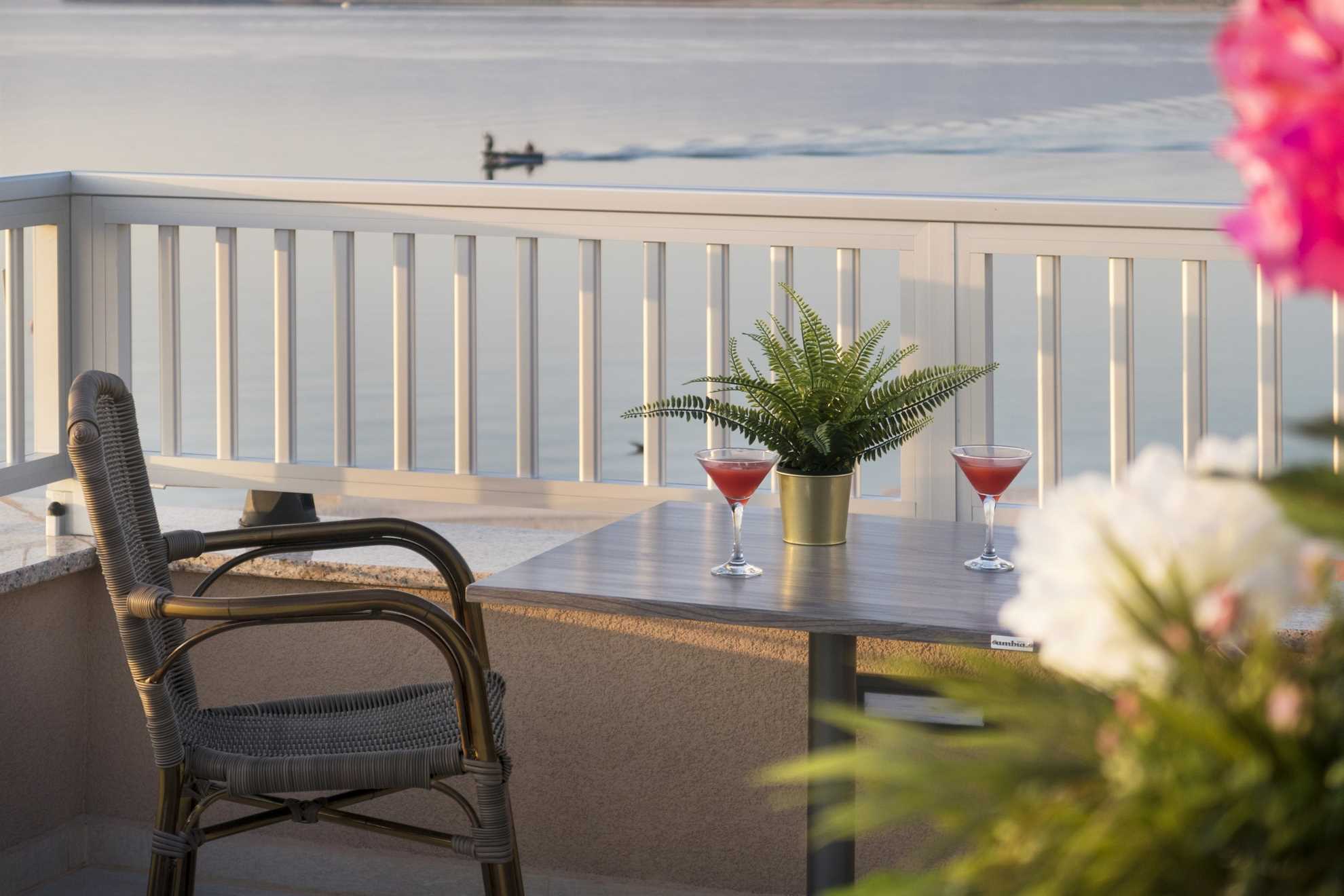 Luxorious apartment with sea view | just 30 m from beach | ideal for 2-4 persons
