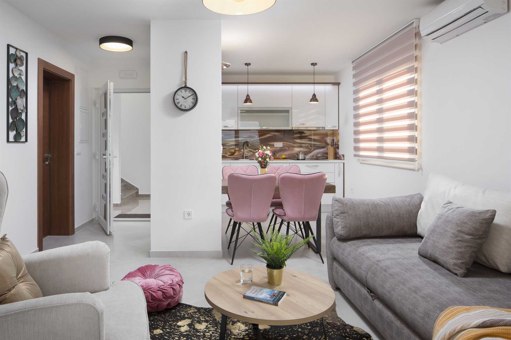 30 m from beach | luxorious apartment for 4 persons | with sea view
