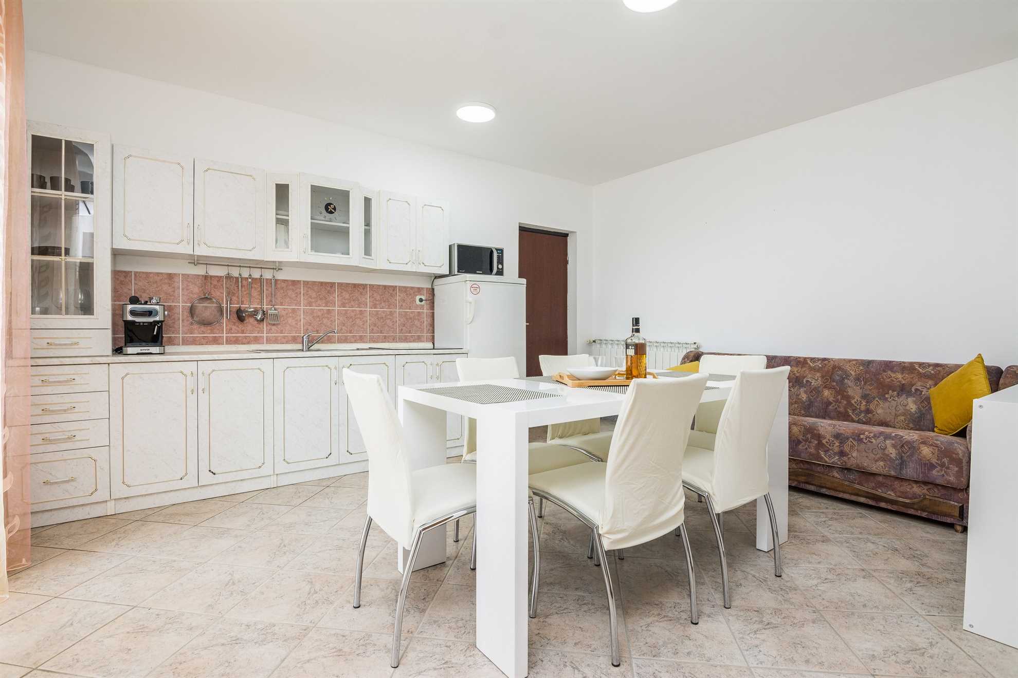 Ideal for 4 persons | Partial sea view