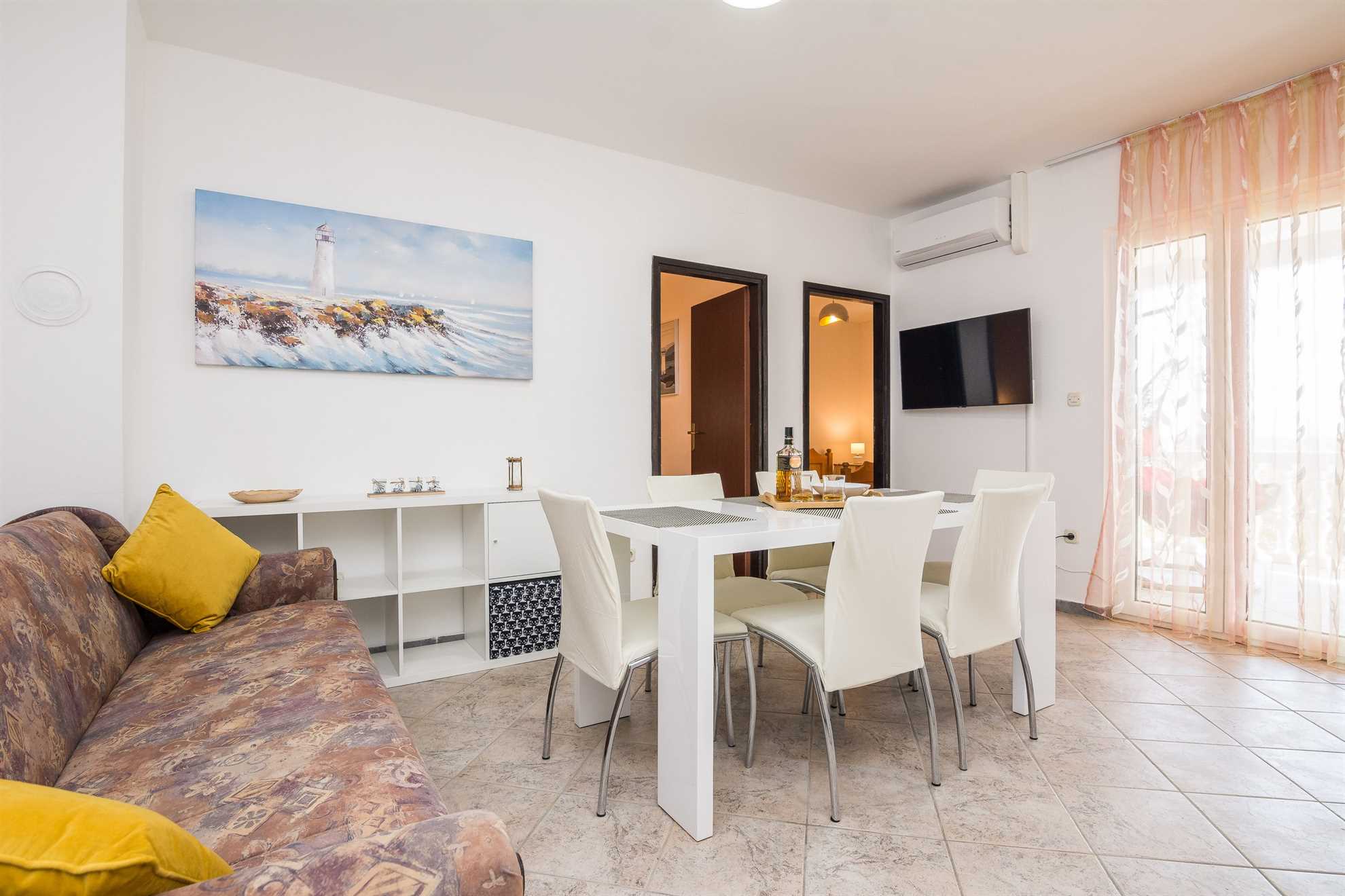 Ideal for 4 persons | Partial sea view