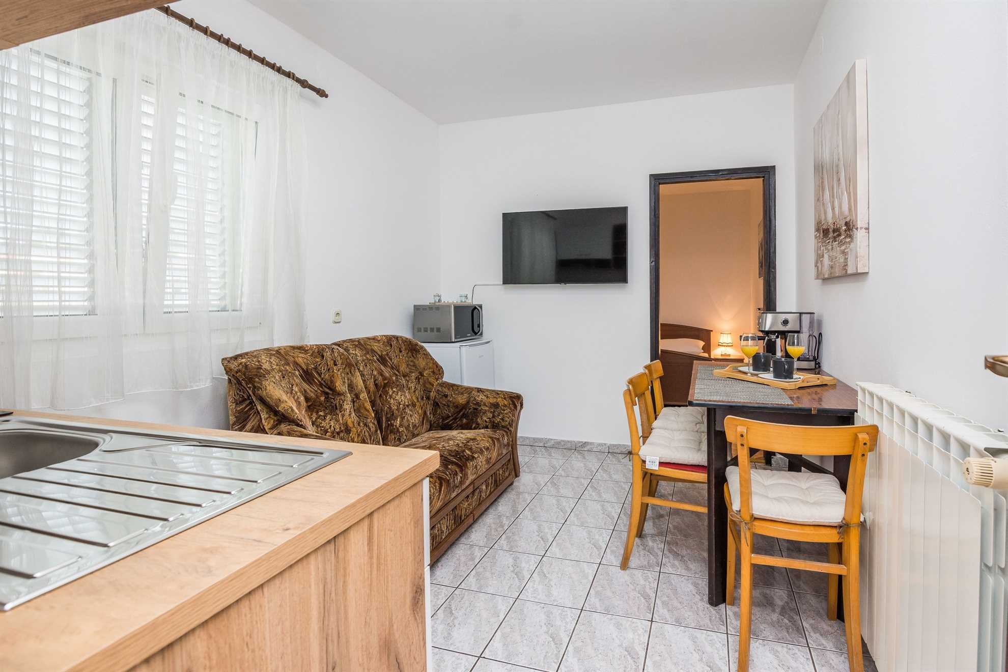 With air conditioning, Sat Tv and Wi-Fi | for 2 persons | quiet area