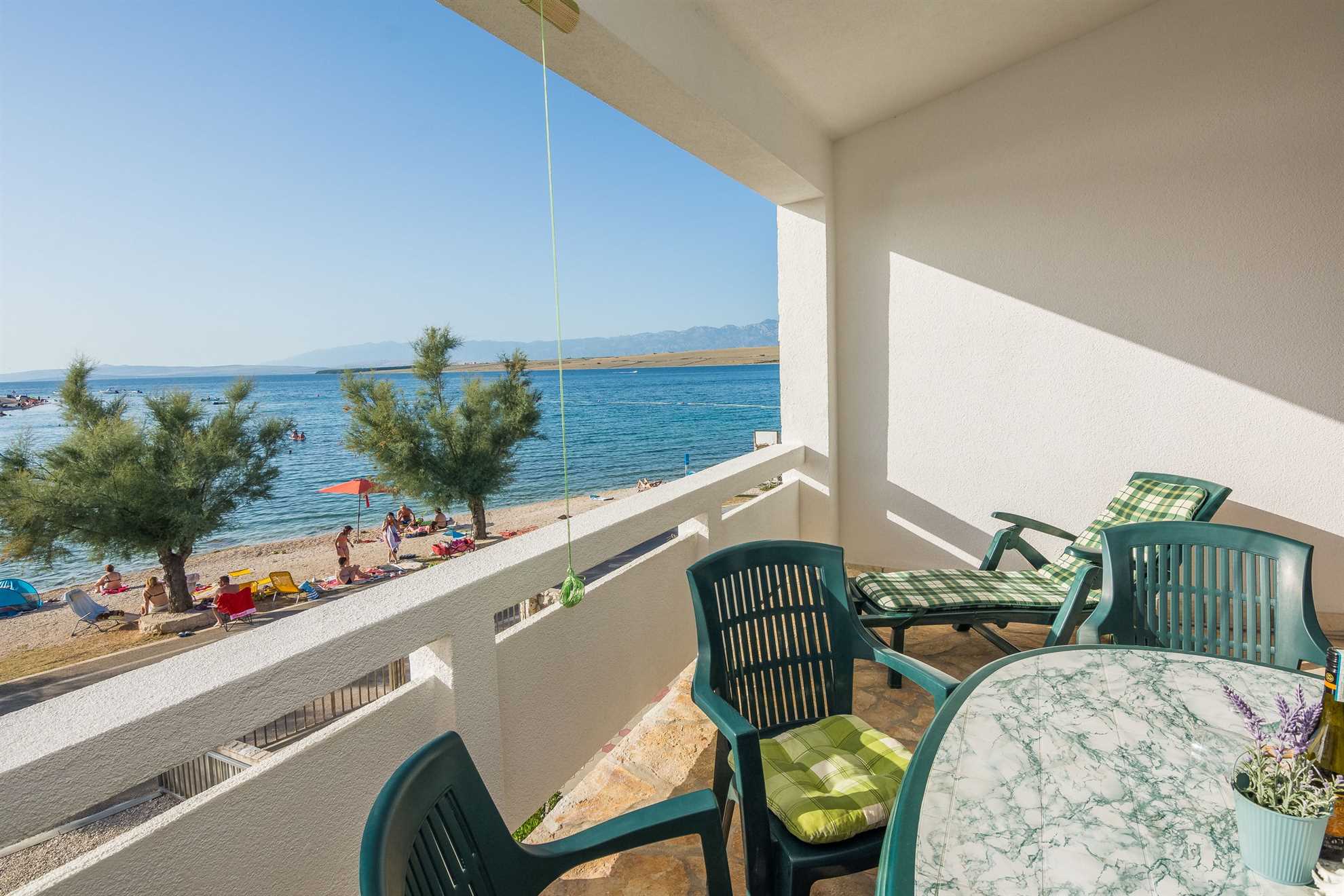 Apartment just 20 m from beach | fully equipped | ideal for 2-3 persons