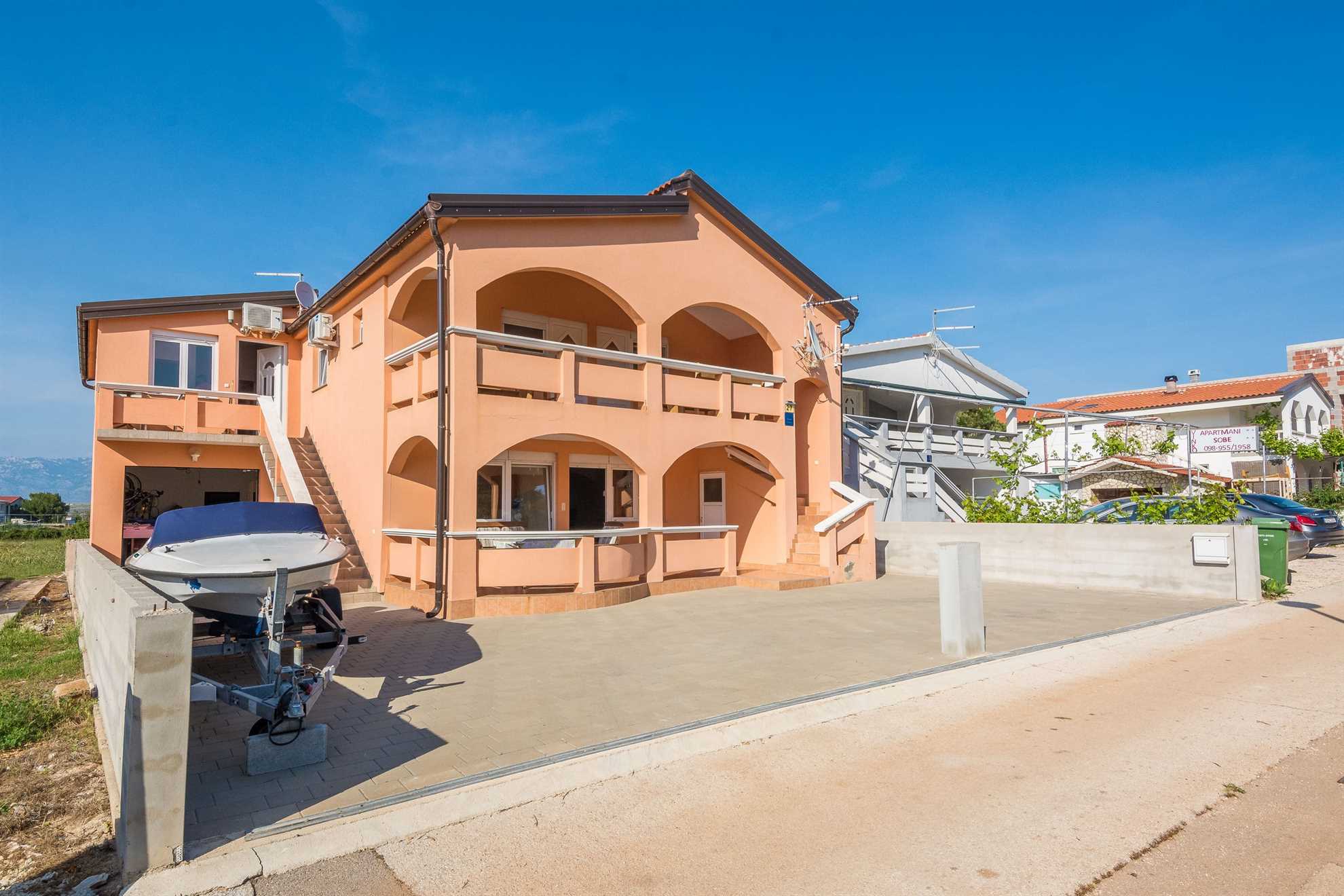 Just 300m from beach | apartment ideal for 2-4 persons