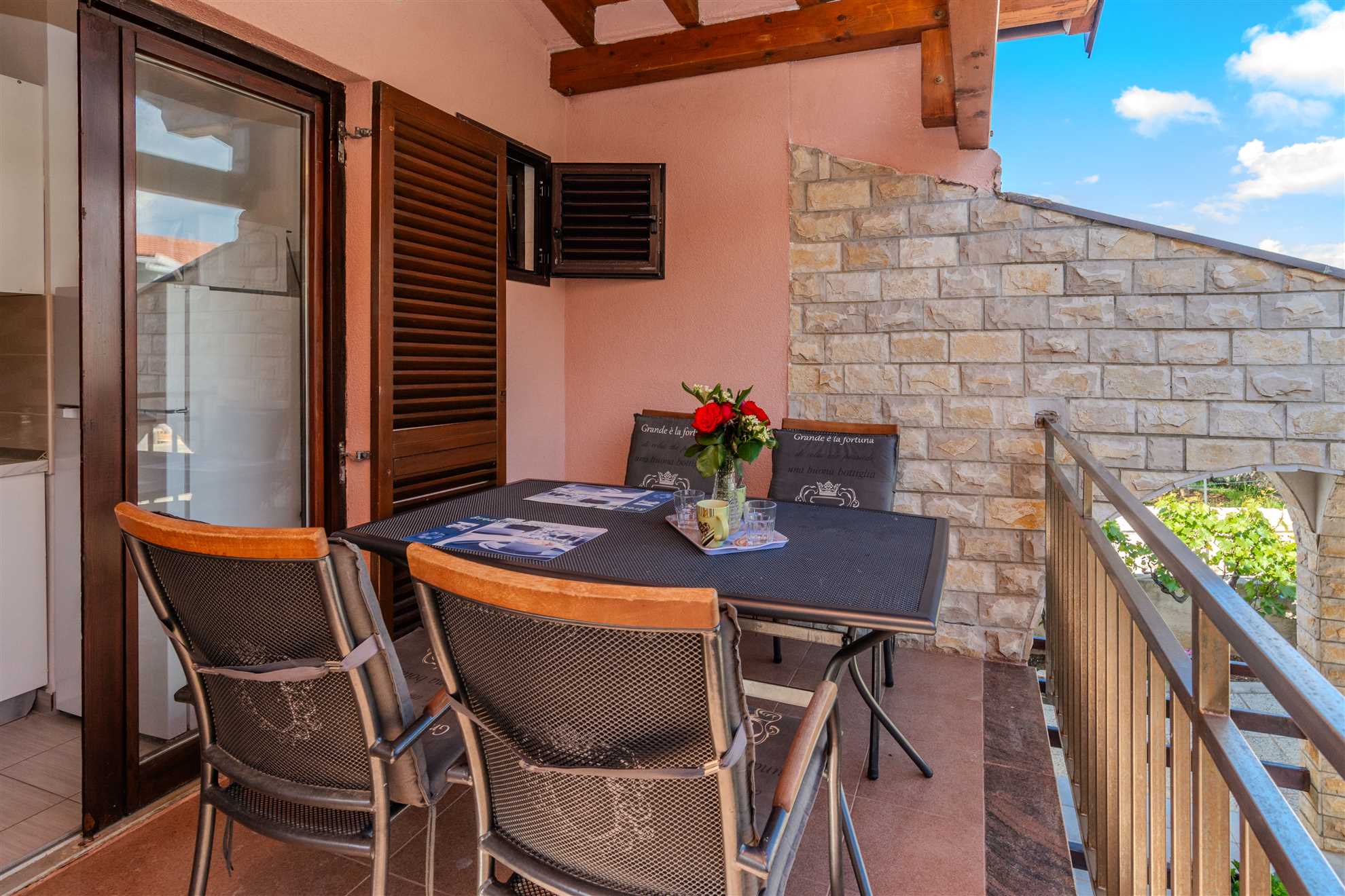 Apartment in a quiet area | for 2-4 persons | 400 m from the sea