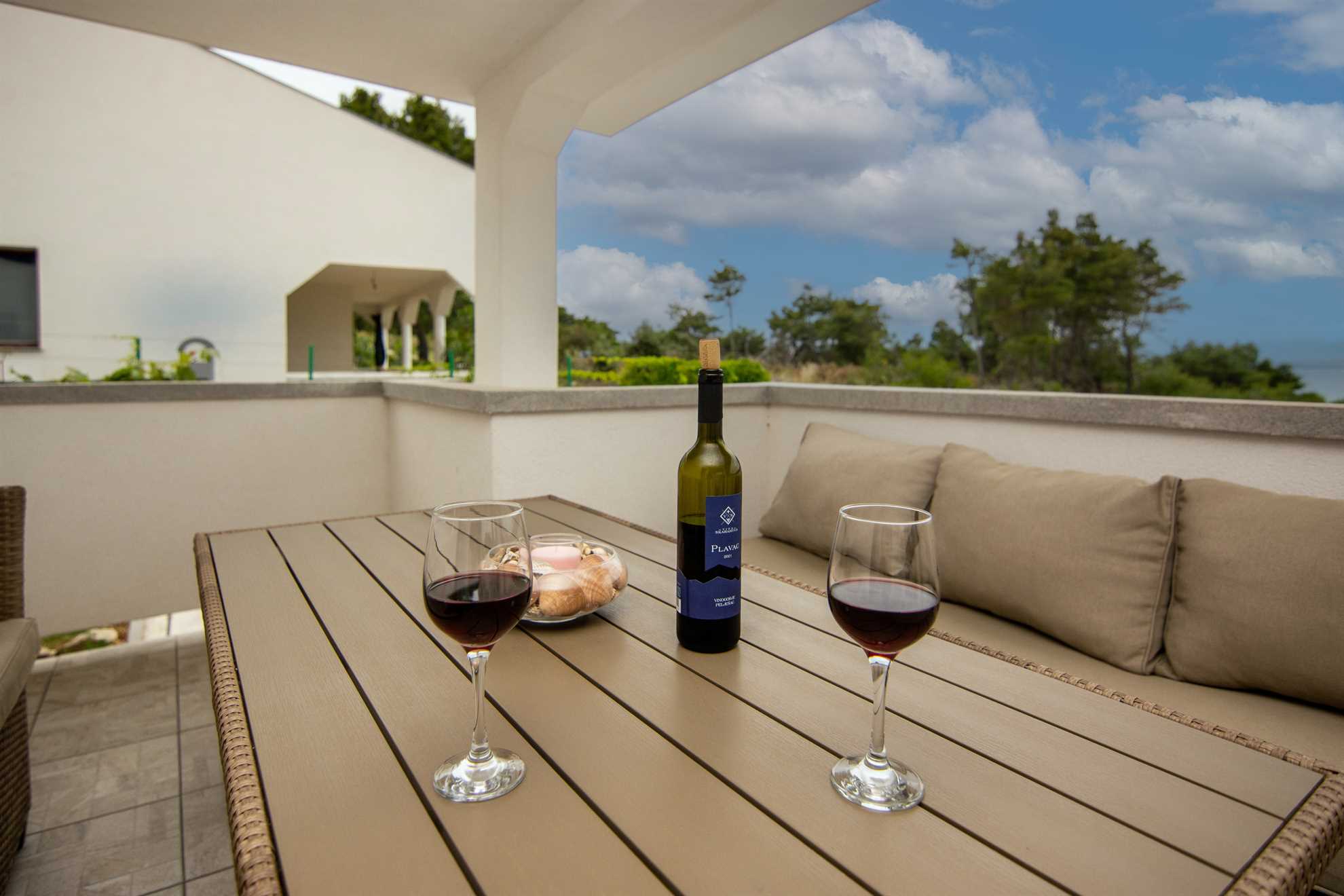 Apartment for 4-6 persons | partial sea view | 250 m from the sea