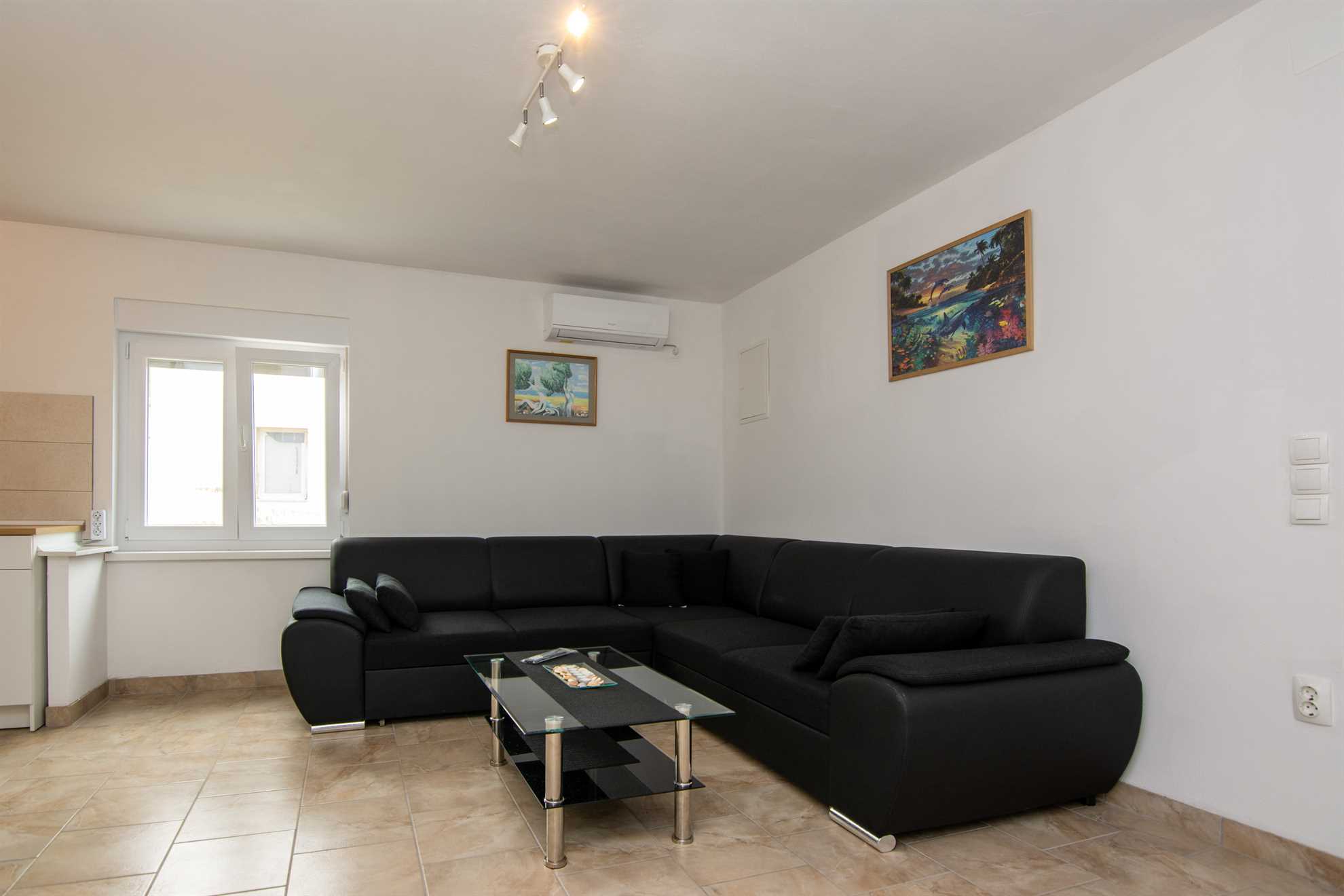 Apartment for 4-6 persons | partial sea view | 250 m from the sea