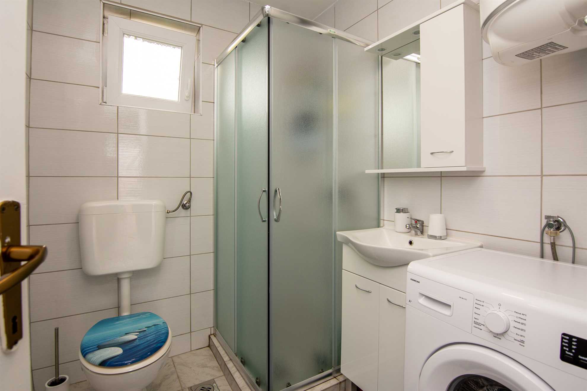 Apartment for 4-6 persons | partial sea view | 250 m from the sea