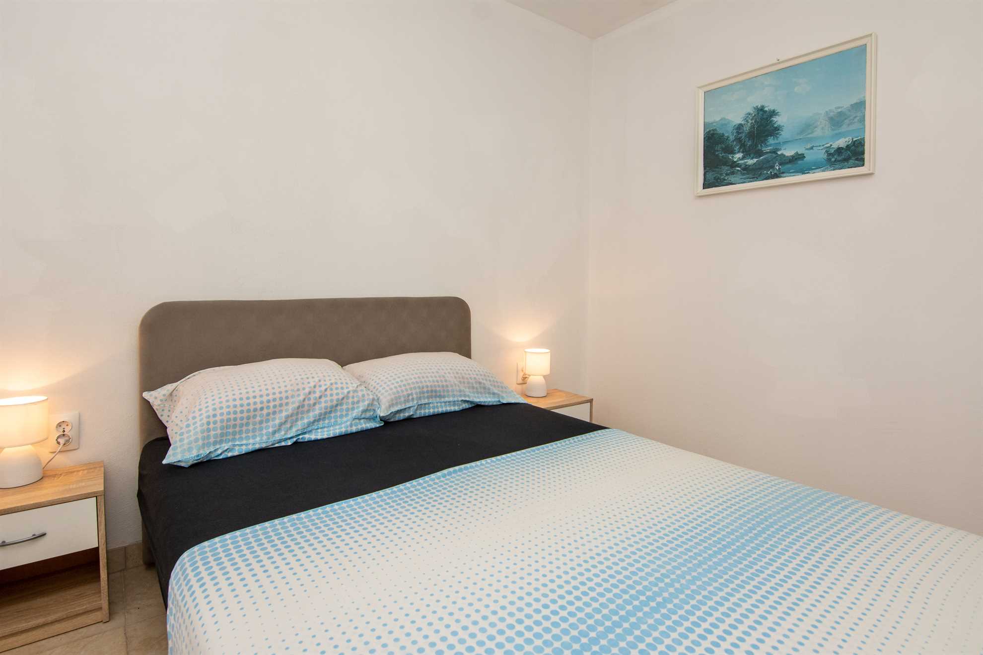 Apartment for 4-6 persons | partial sea view | 250 m from the sea