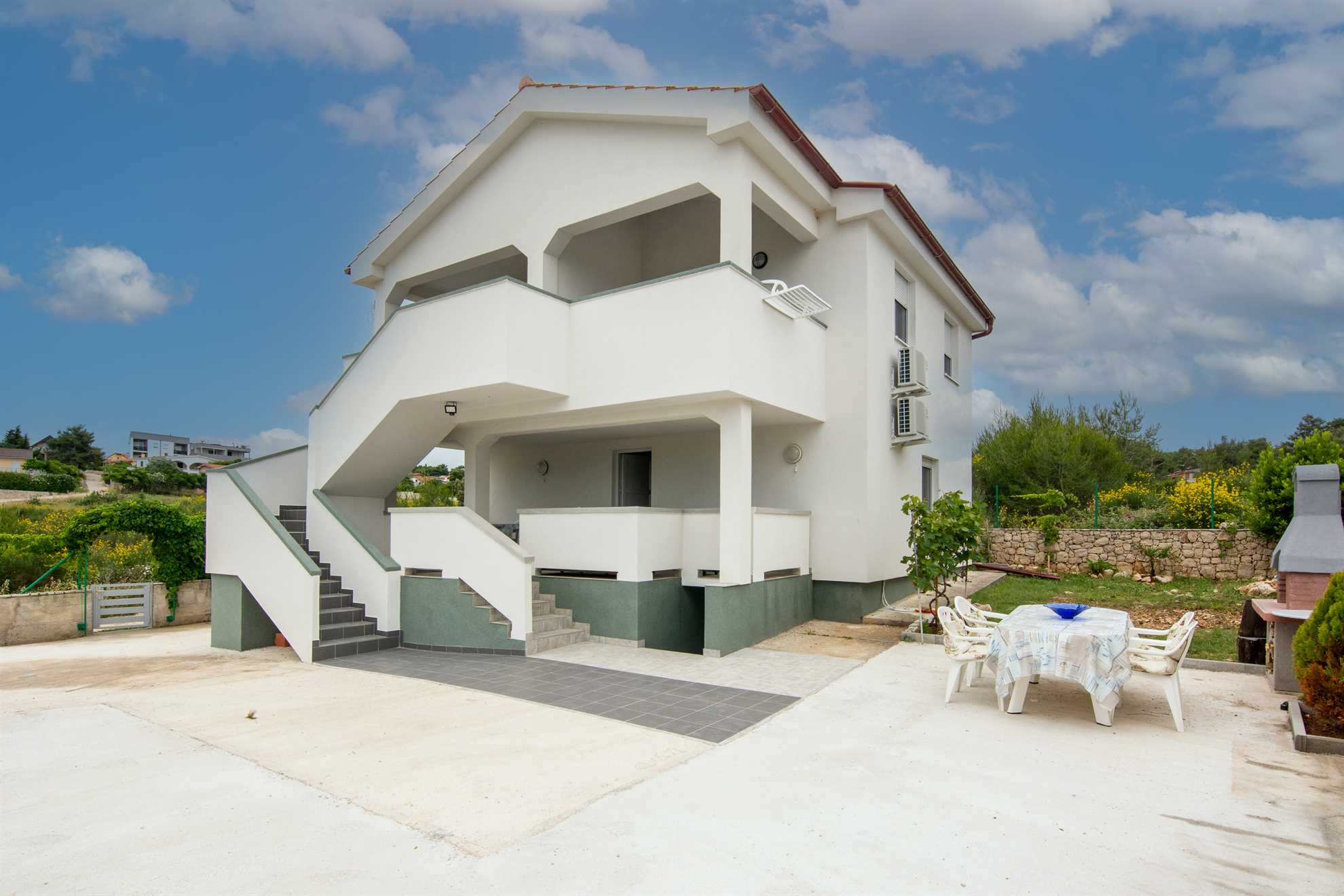 Apartment in a quiet area | for 2 persons | partial sea view