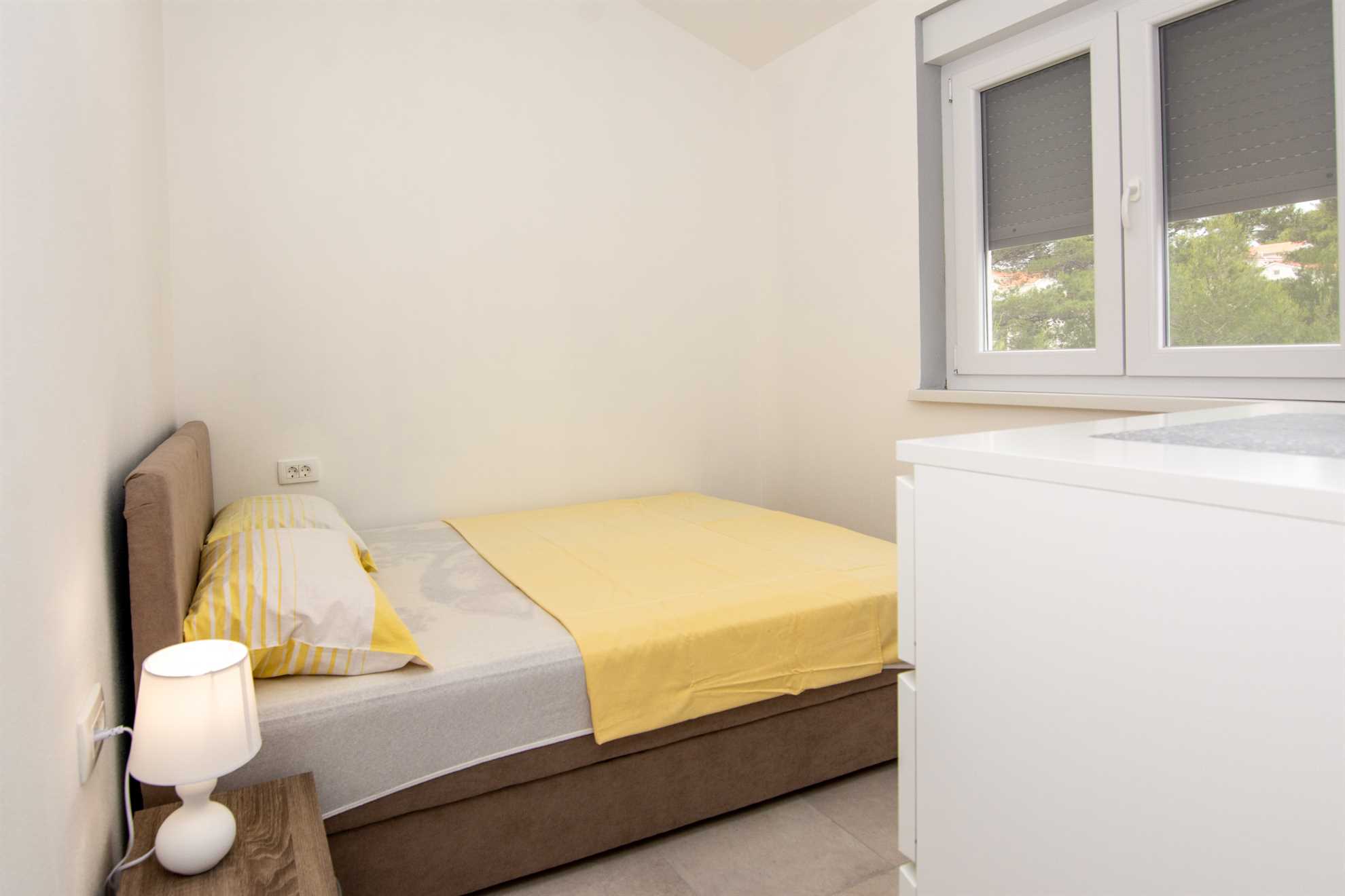 Apartment in a quiet area | for 2 persons | partial sea view