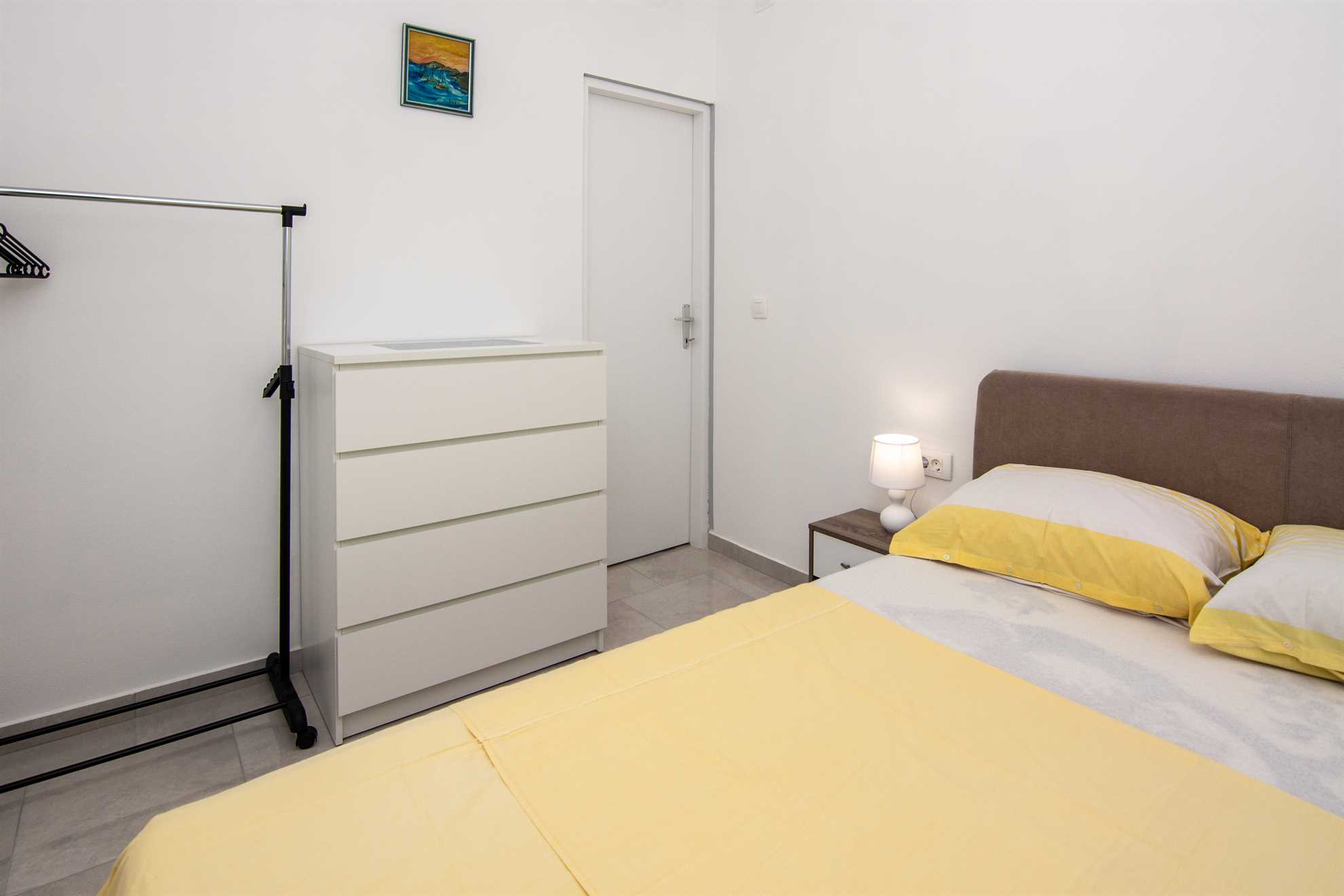 Apartment in a quiet area | for 2 persons | partial sea view