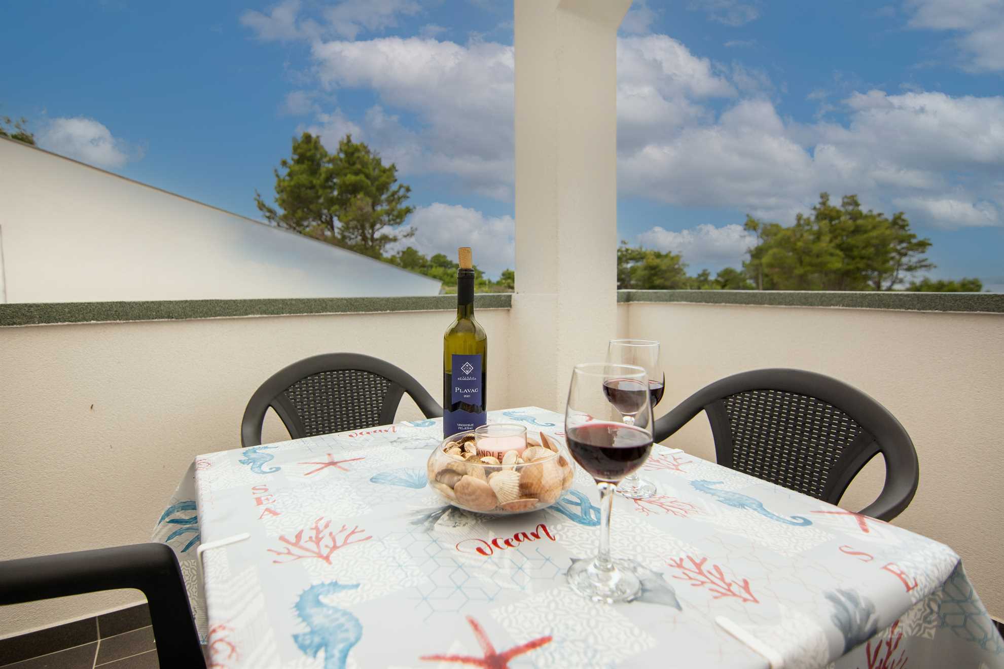 Apartment in a quiet area | for 2 persons | partial sea view
