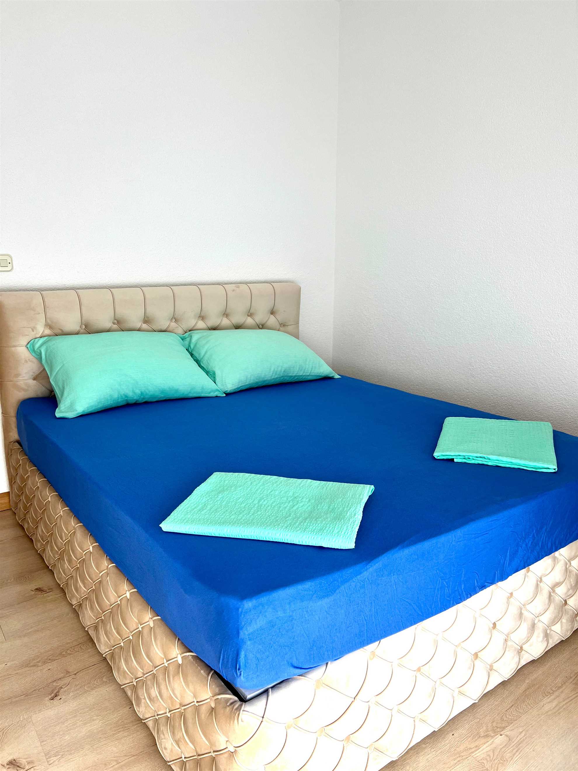 Just 100 m from beach | Partial sea view | For 2-4 persons