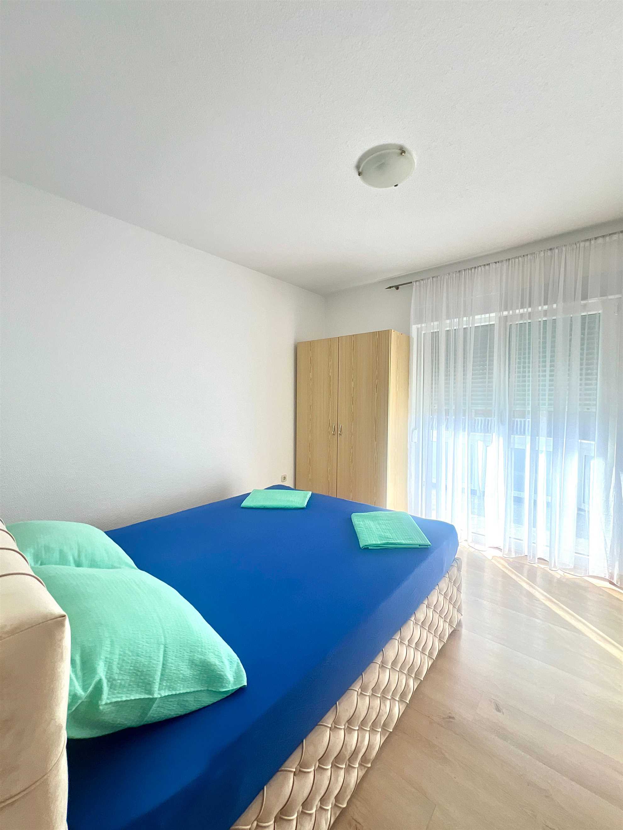Just 100 m from beach | Partial sea view | For 2-4 persons