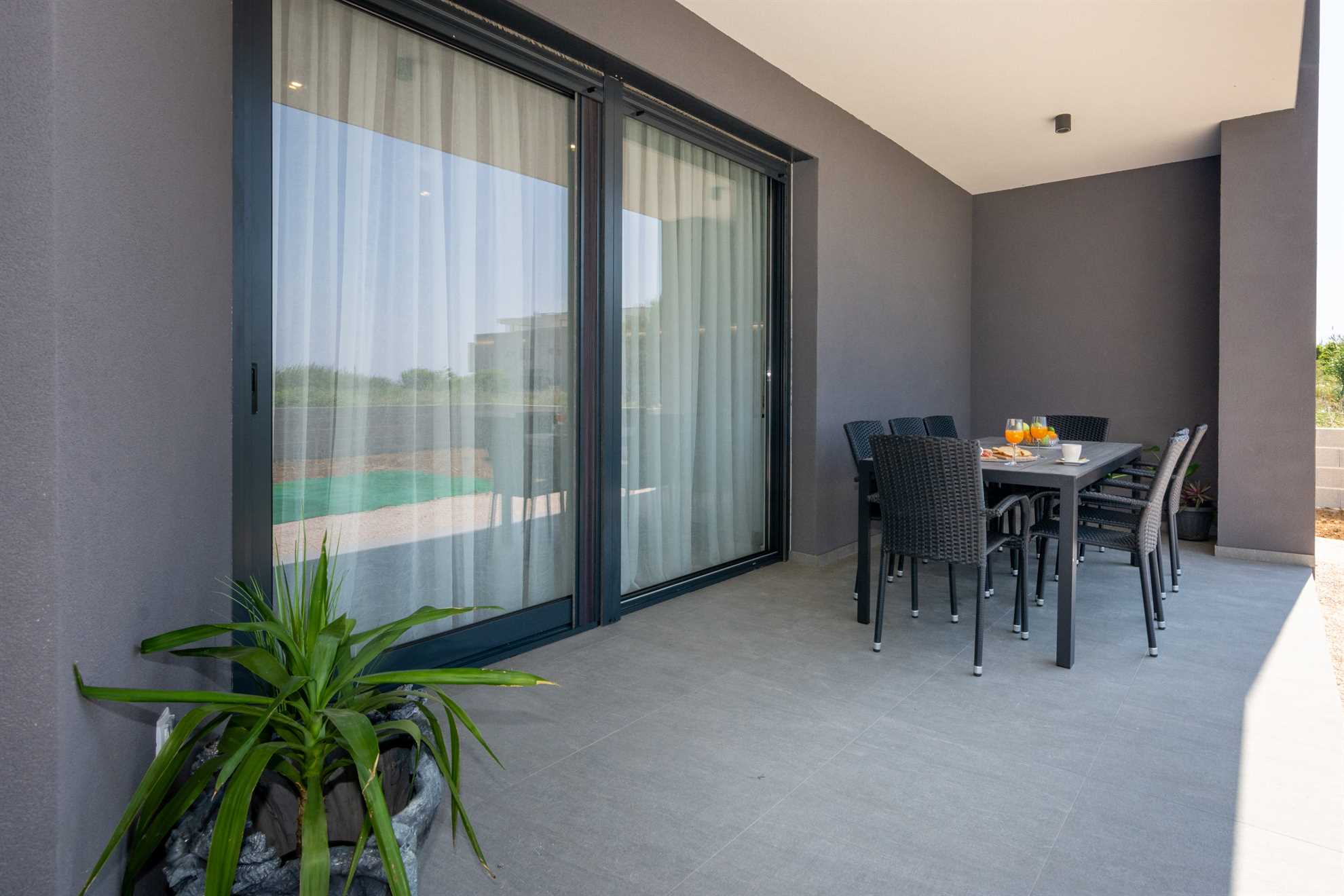 Luxorious villa with sea view | for 8 persons | 200 m from the sea