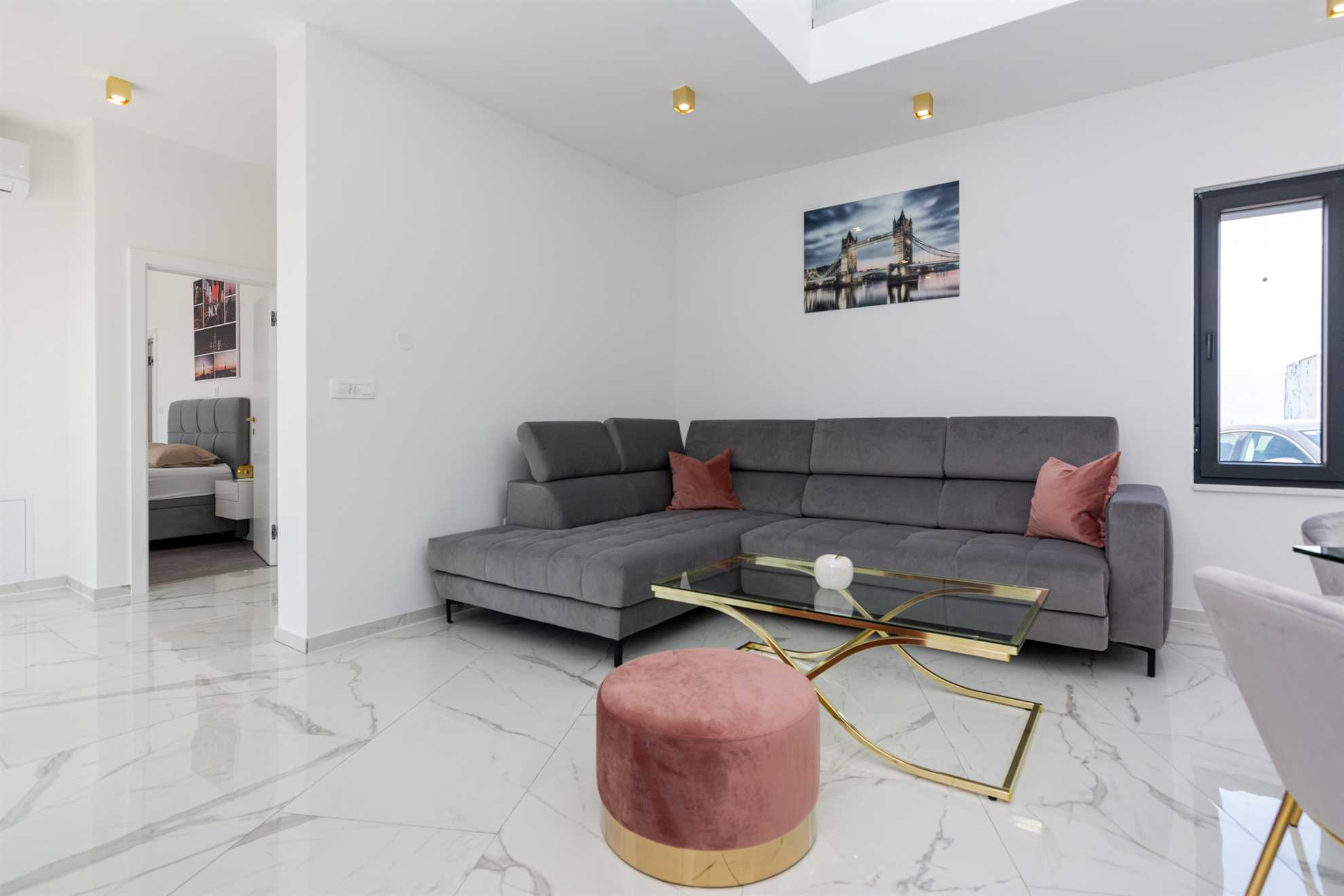 Luxorious villa with sea view | for 8 persons | 200 m from the sea
