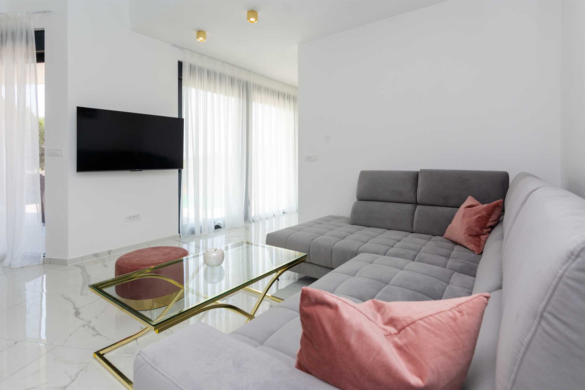 Luxorious villa with sea view | for 8 persons | 200 m from the sea