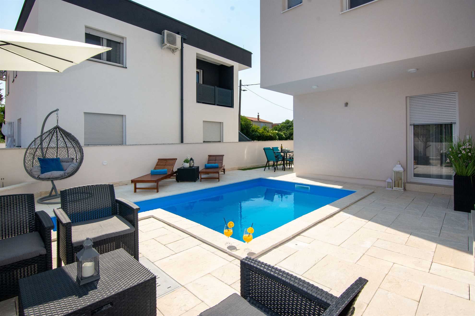Deluxe apartment | for 4 persons | Private swimming pool