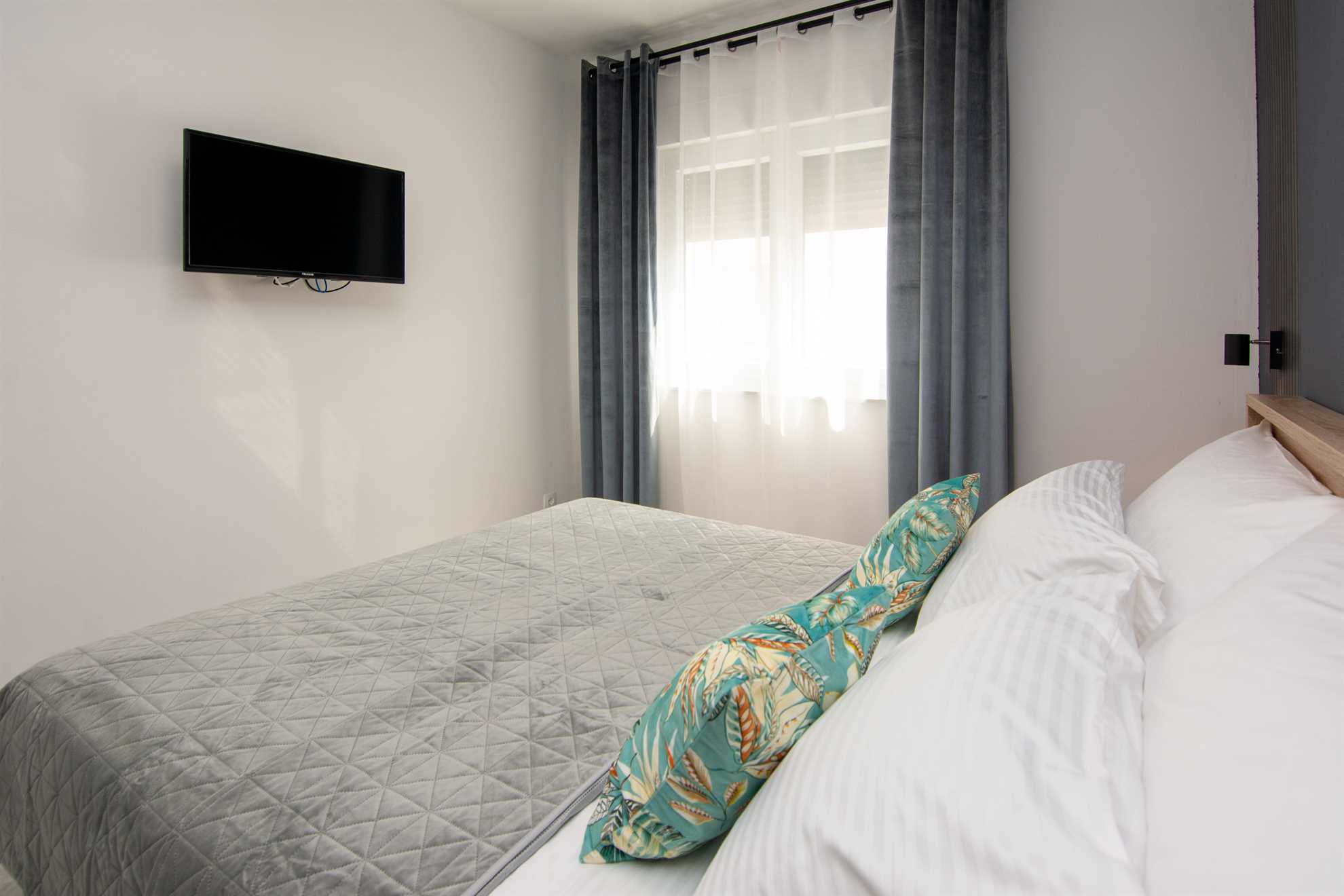 Deluxe apartment | for 4 persons | Private swimming pool