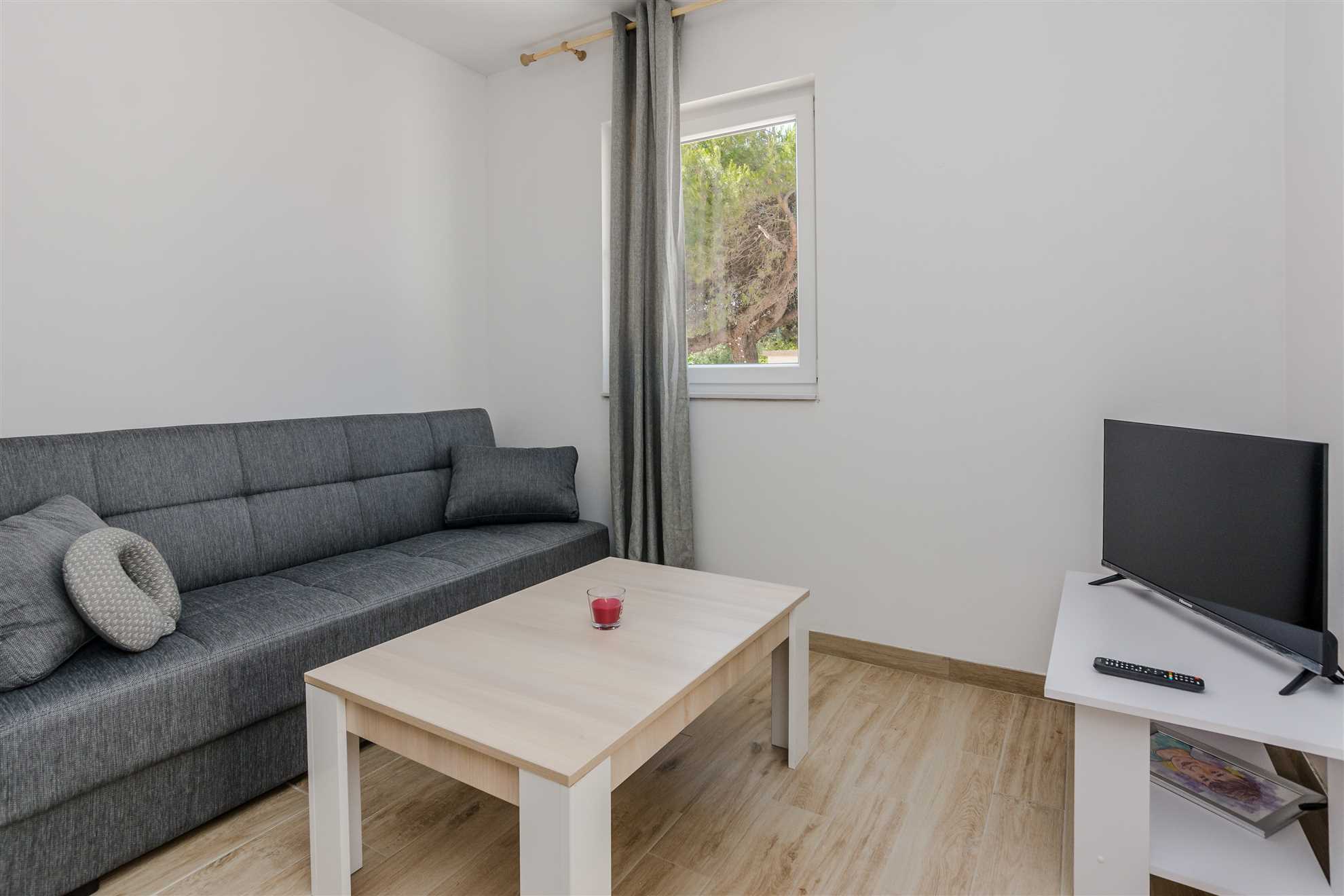 Comfortable apartment for 2-4 people | air conditioning, internet, grill |120 m from the sea