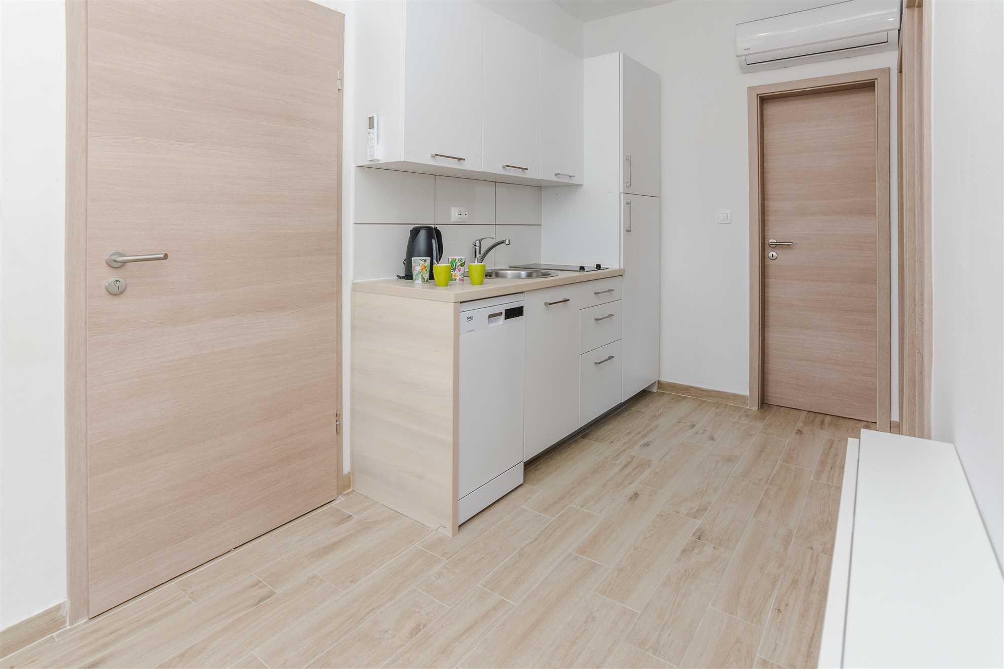 For 4 people | 120 from the sea & beach |  Quiet location