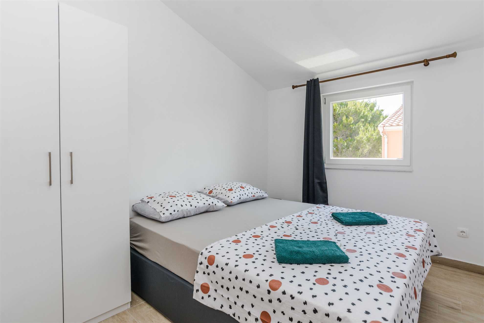 For 4 people | 120 from the sea & beach |  Quiet location