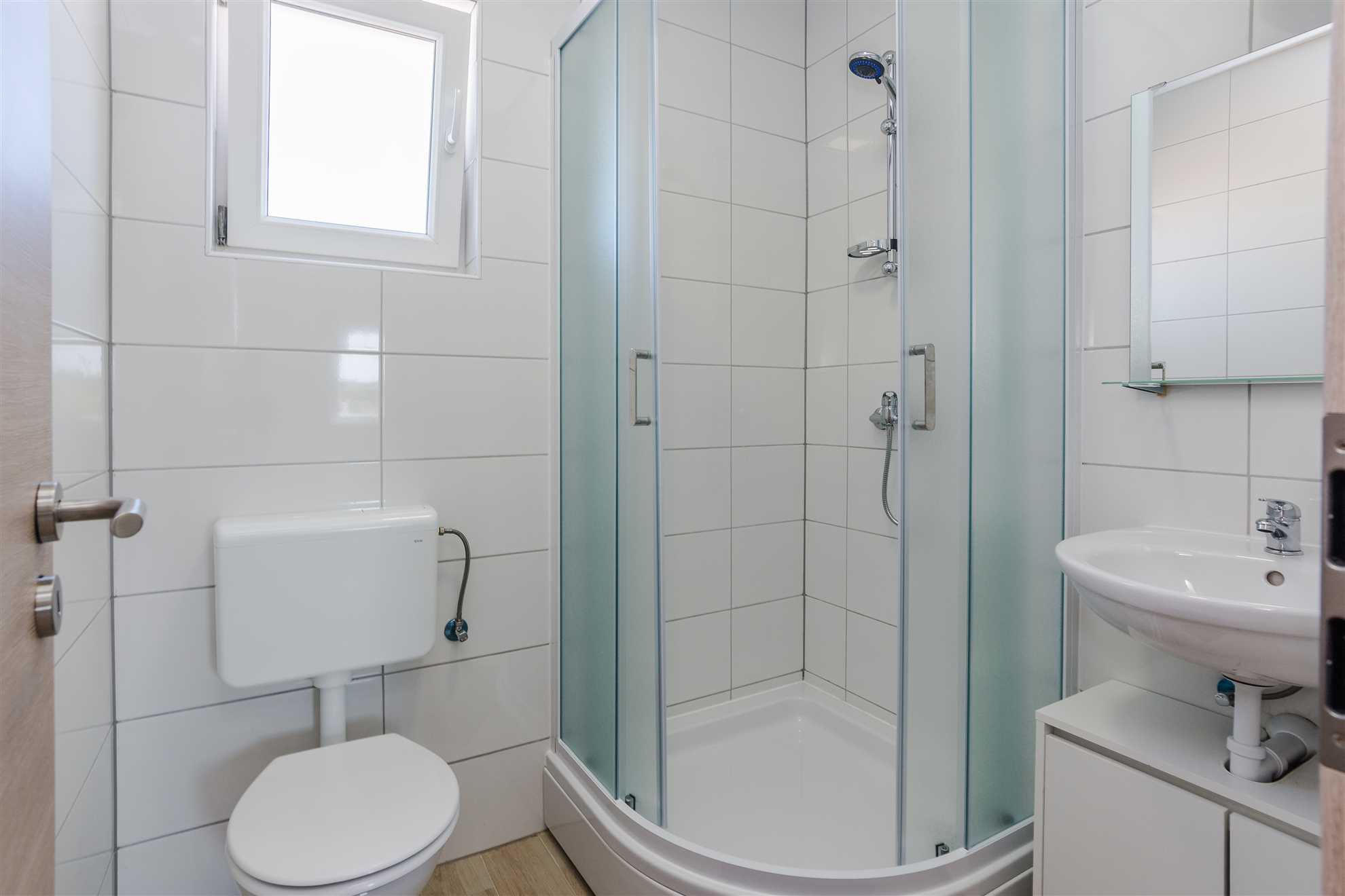 Partial sea view | WiFi, air conditioning, parking | for 4 persons