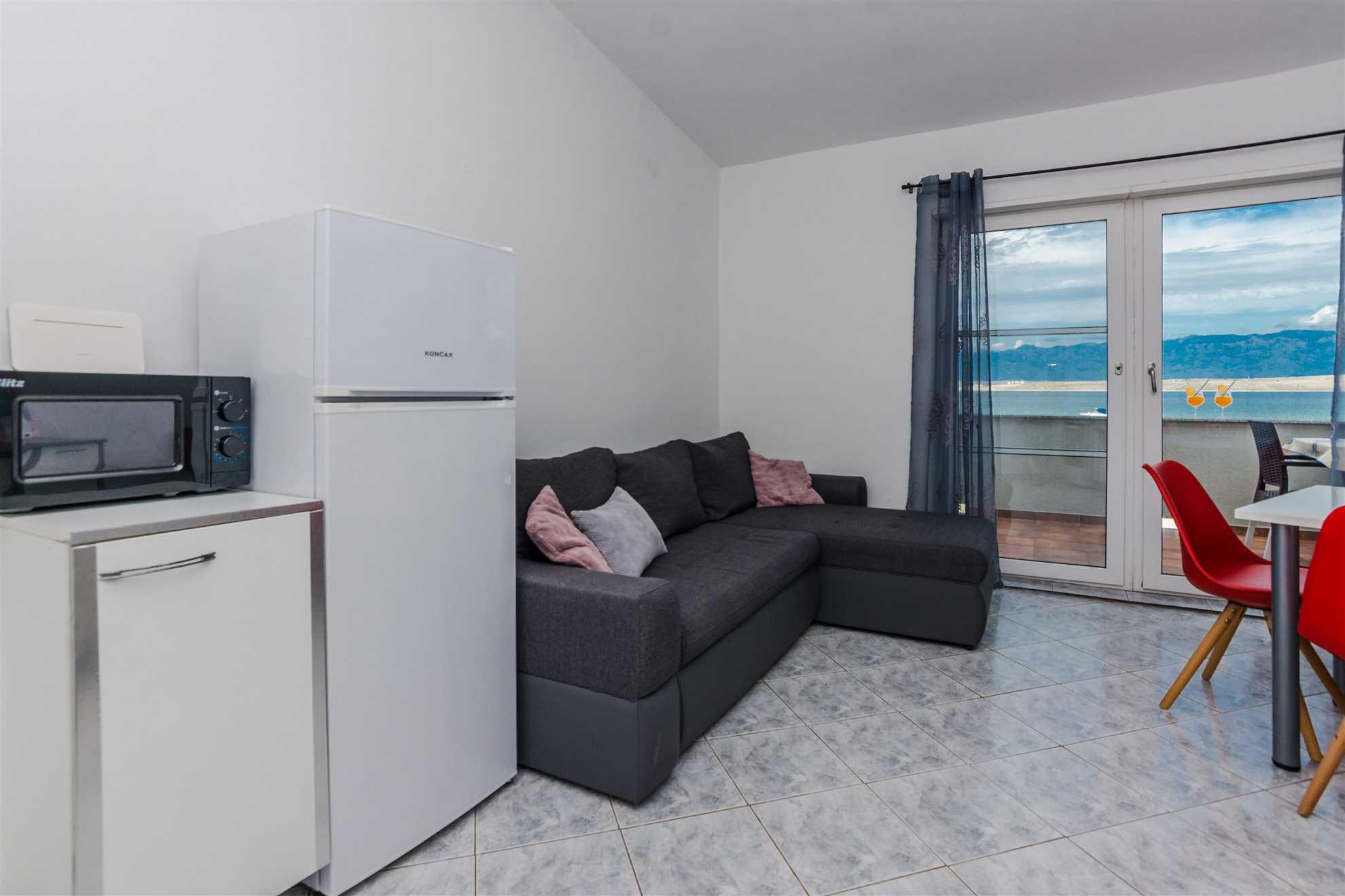 Beachfront | 20 m from the beach | 4-5 persons