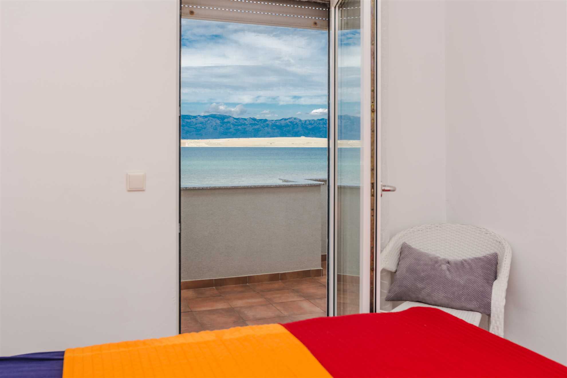 Beachfront | 20 m from the beach | 4-5 persons