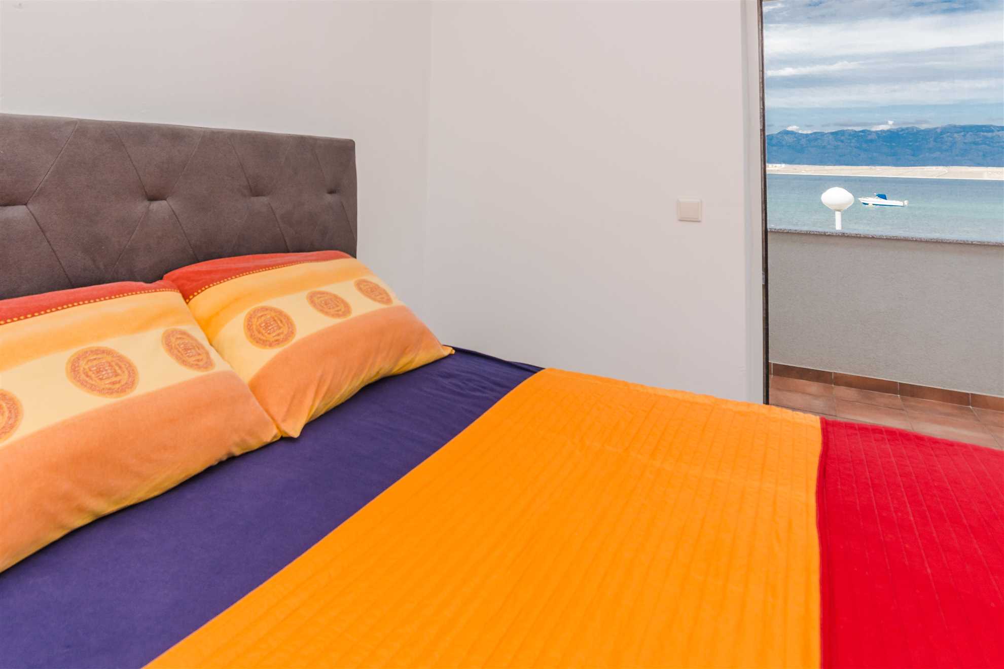Beachfront | 20 m from the beach | 4-5 persons