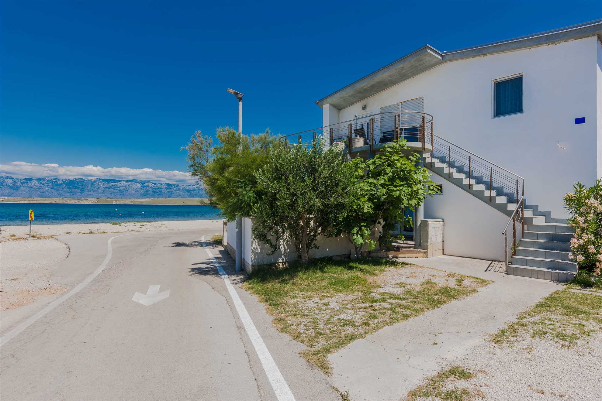 Beachfront | 20 m from the beach | 4-5 persons