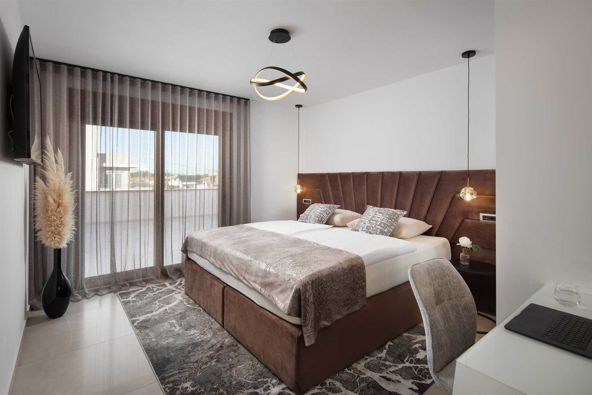5 Sterne LUX Villa | für 12 Personen | Pool, Jacuzzi, Sauna, Fitnessstudio