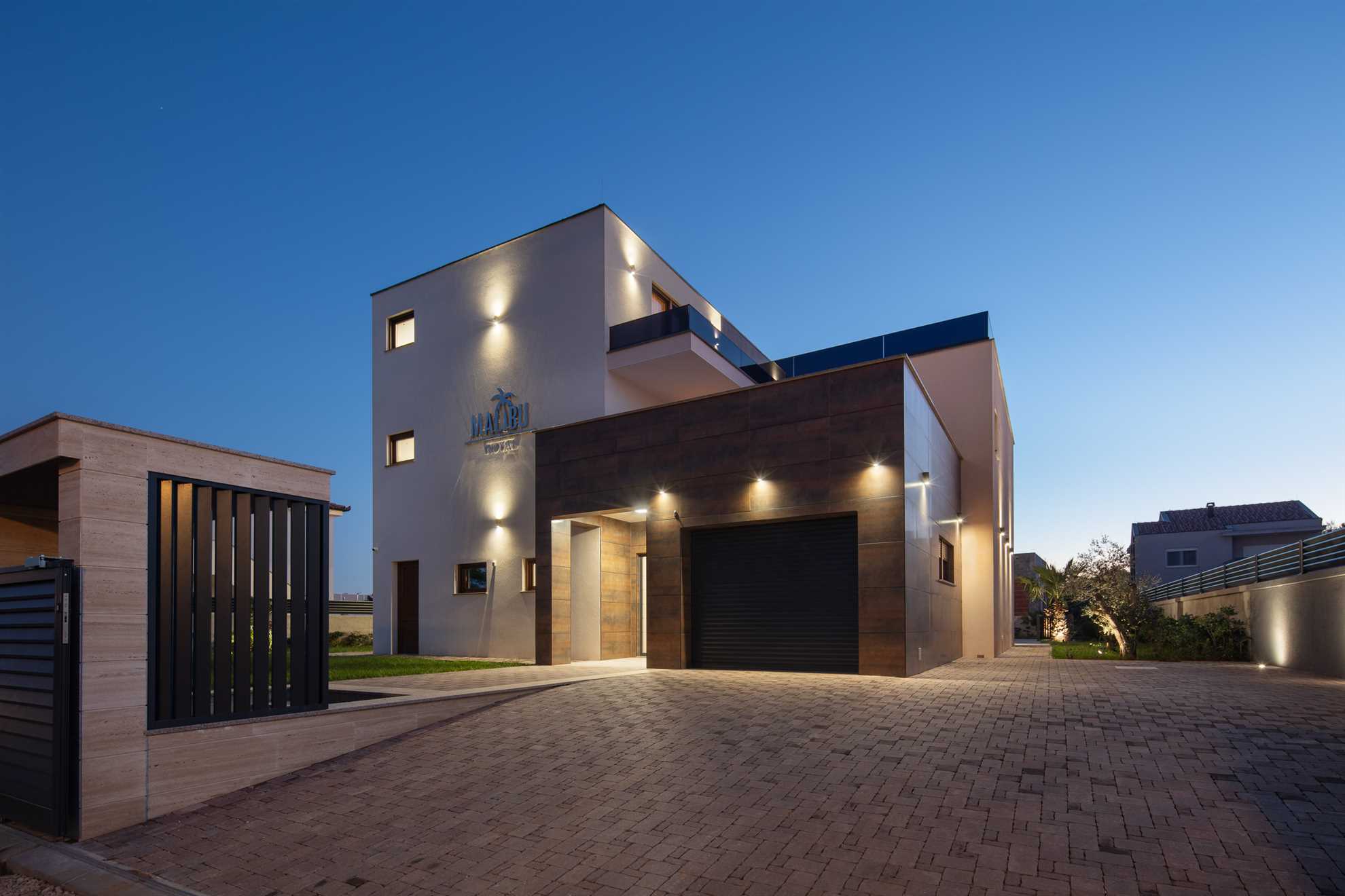 5 Sterne LUX Villa | für 12 Personen | Pool, Jacuzzi, Sauna, Fitnessstudio
