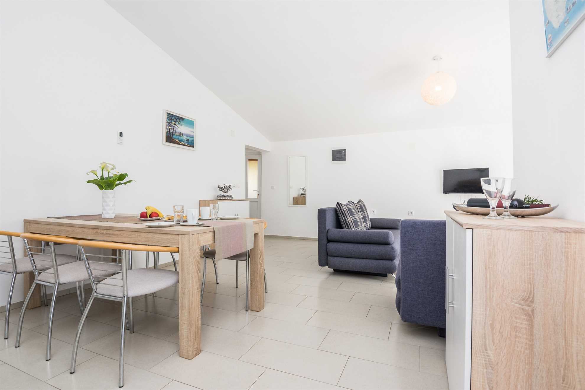 Apartment for 4 persons | Air conditioning, satellite TV, internet, BBQ