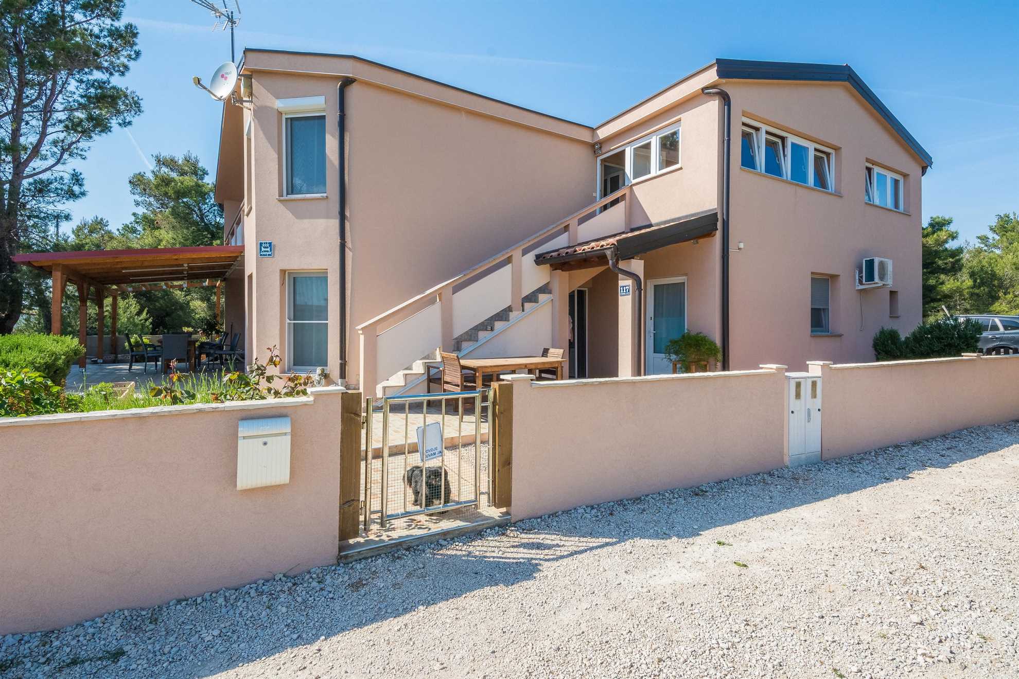 Apartment for 4 persons | Air conditioning, satellite TV, internet, BBQ