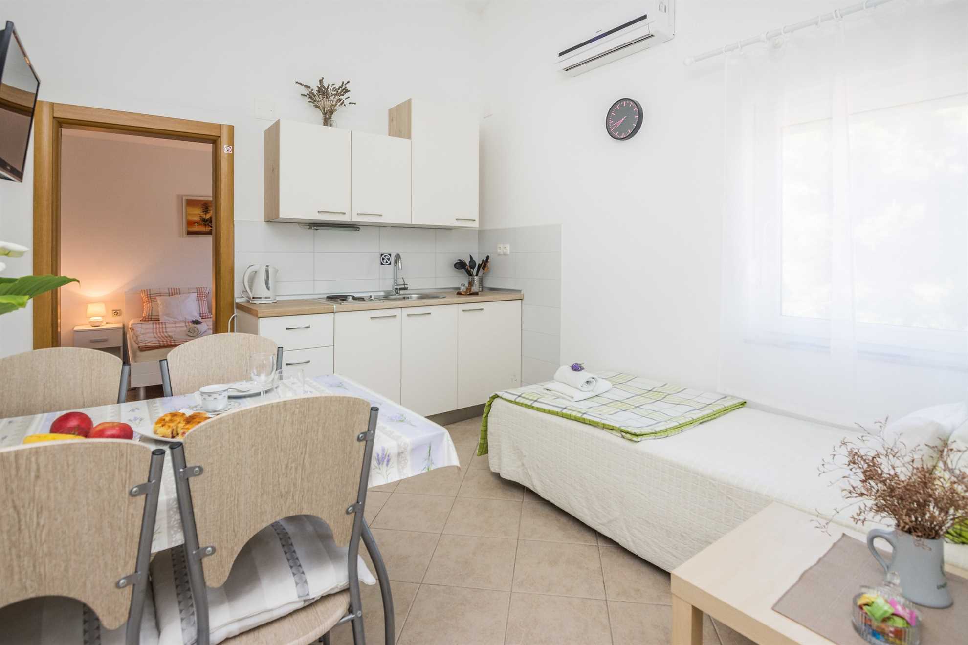 Apartment in a quiet area | for 2-3 persons | 600 m from beach