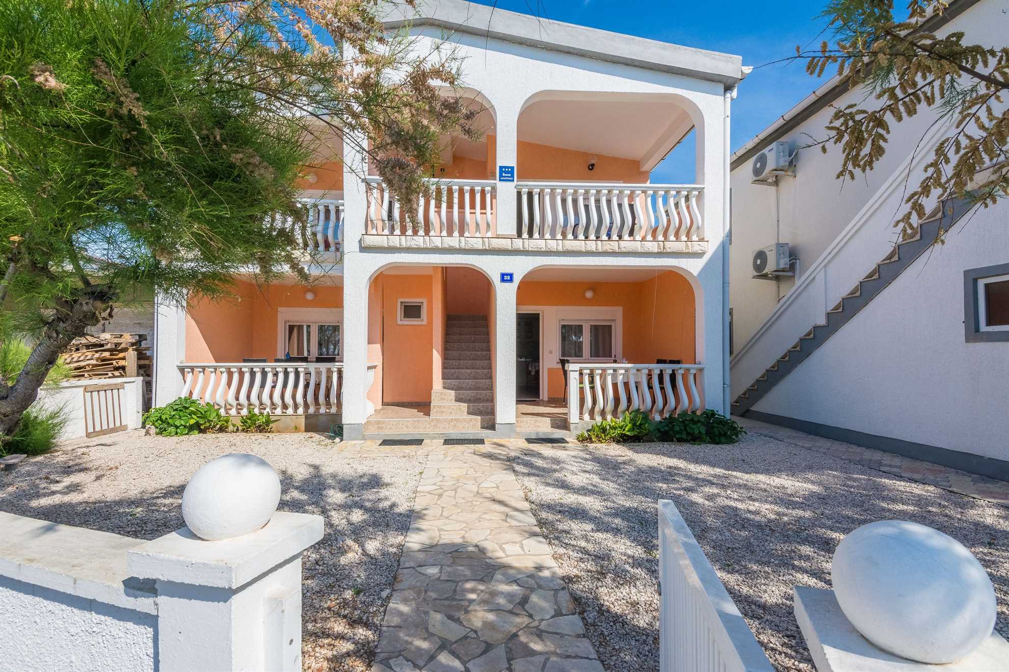 Apartment on the 1st floor | Directly on the beach | Sea View