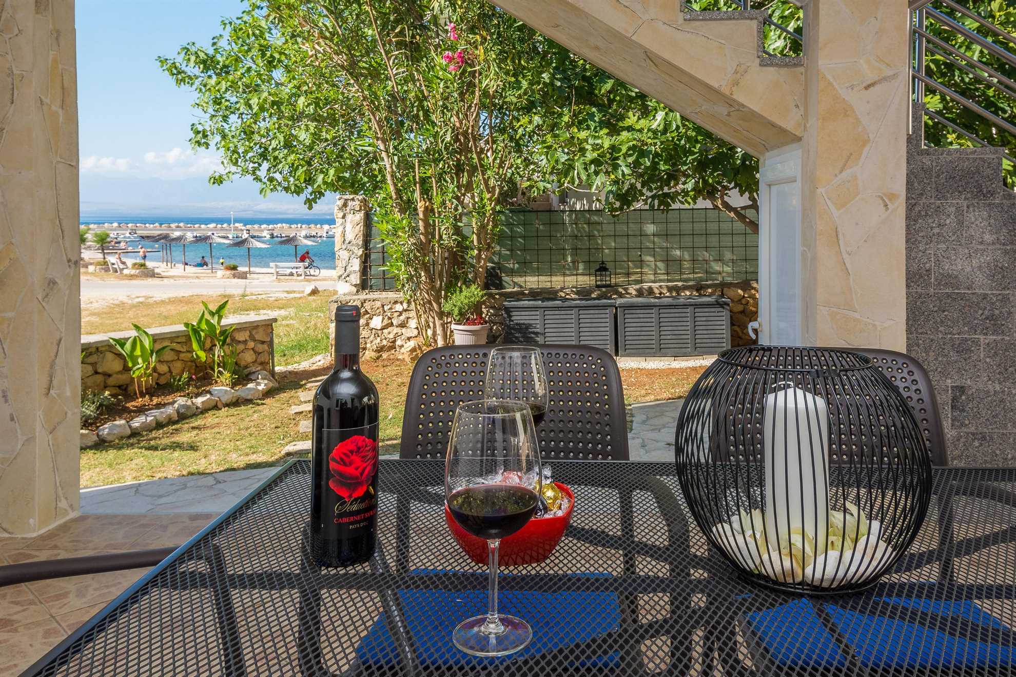 Apartment in a quiet area | for 4 persons | 20 m from beach
