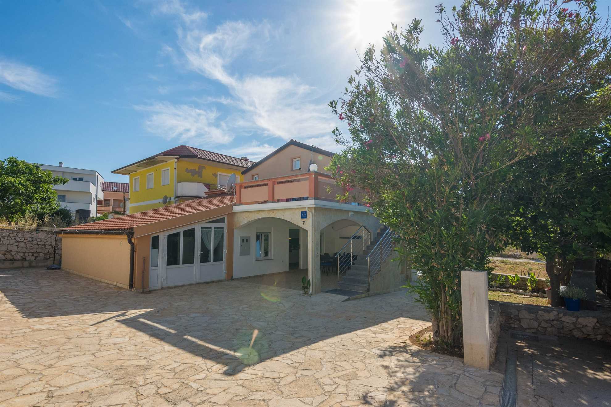 Apartment in a quiet area | for 4 persons | 20 m from beach