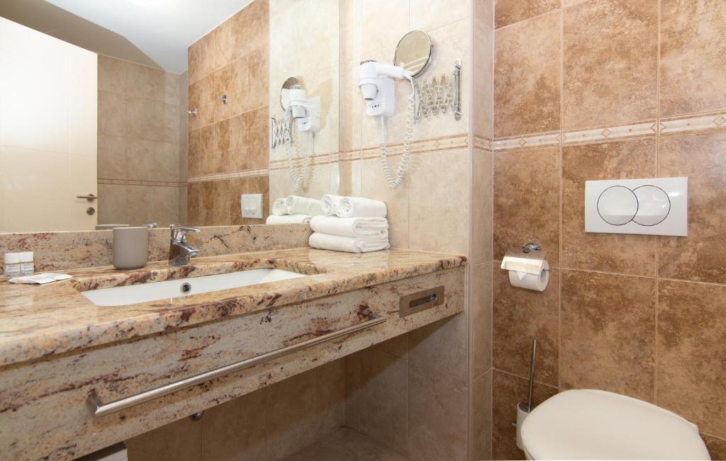 Marina Portoroz - Two bedroom Apartment with Terrace Rose M